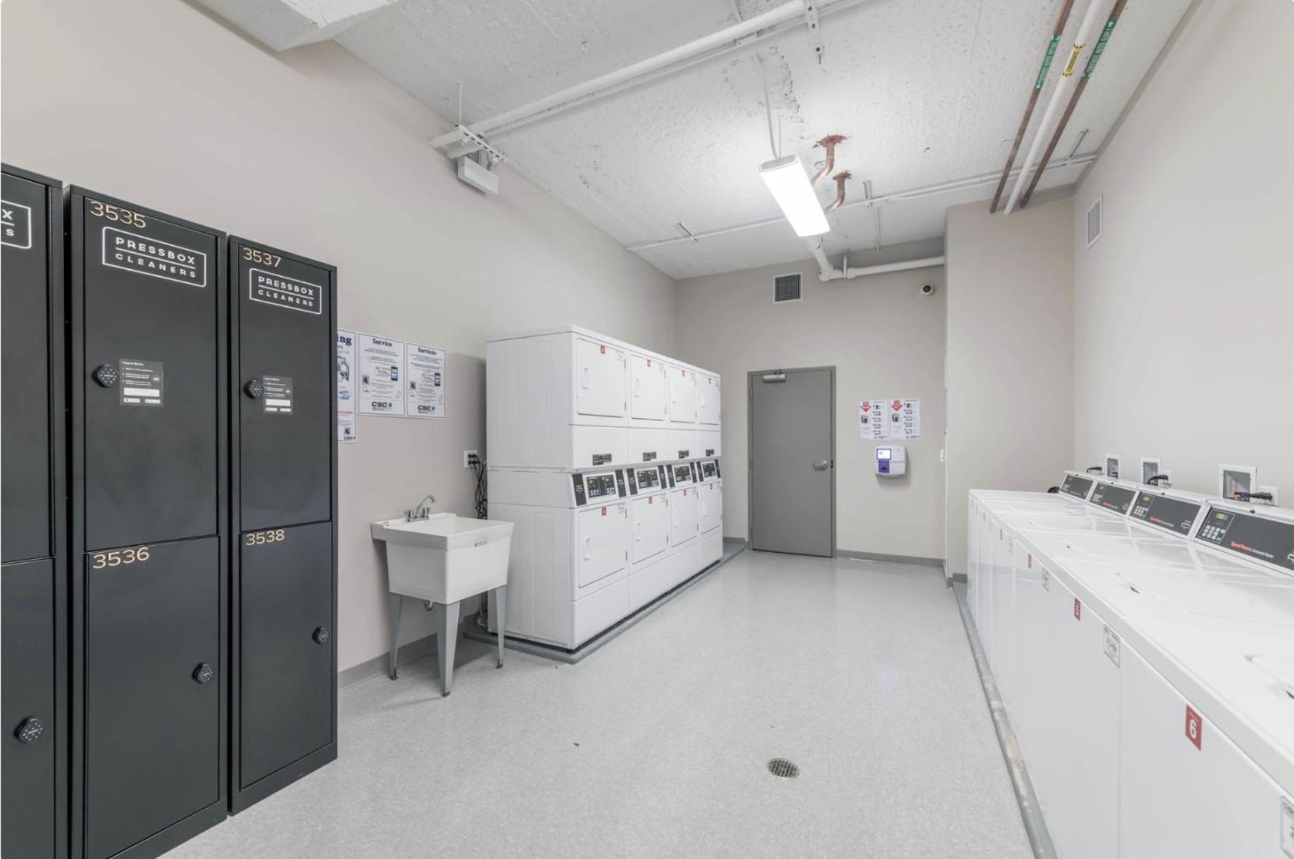 South Loop 2br Retreat Near Grant Park, Soldier Field, Adler Planetarium & Columbia College