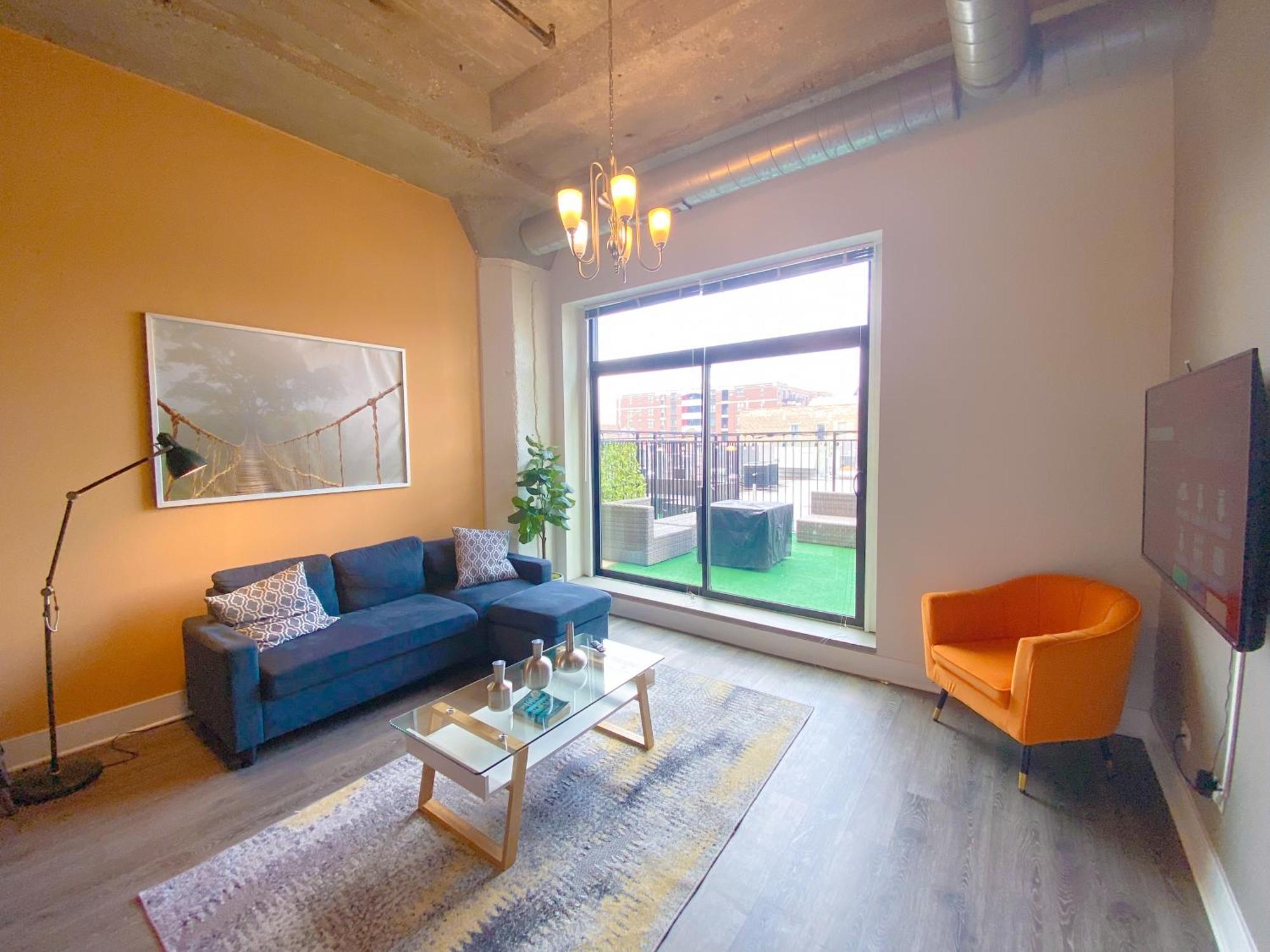 Apartment Luxury 3Br Spacious Suite Sleeps 8 Guests With Patio, Skyline View, Optional Parking And Gym Access Near Mccormick Place And Lakefront