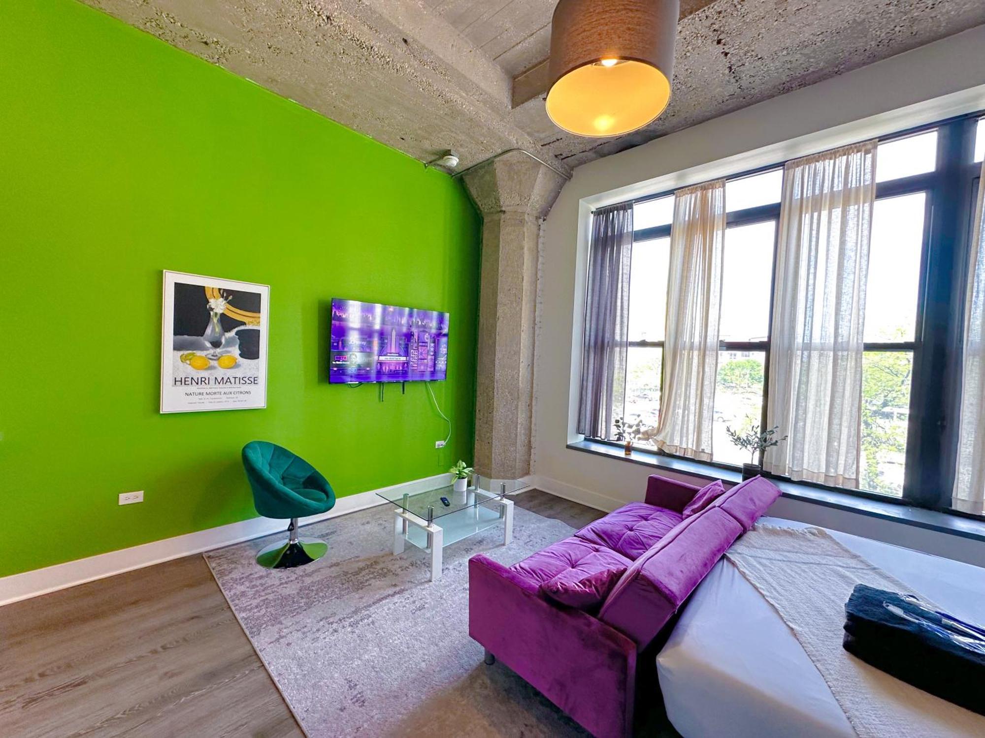 Apartment Mccormick Place Beautiful With Optional Parking And Gym Access Sleeps 4 Near Soldier Field And Downtown *