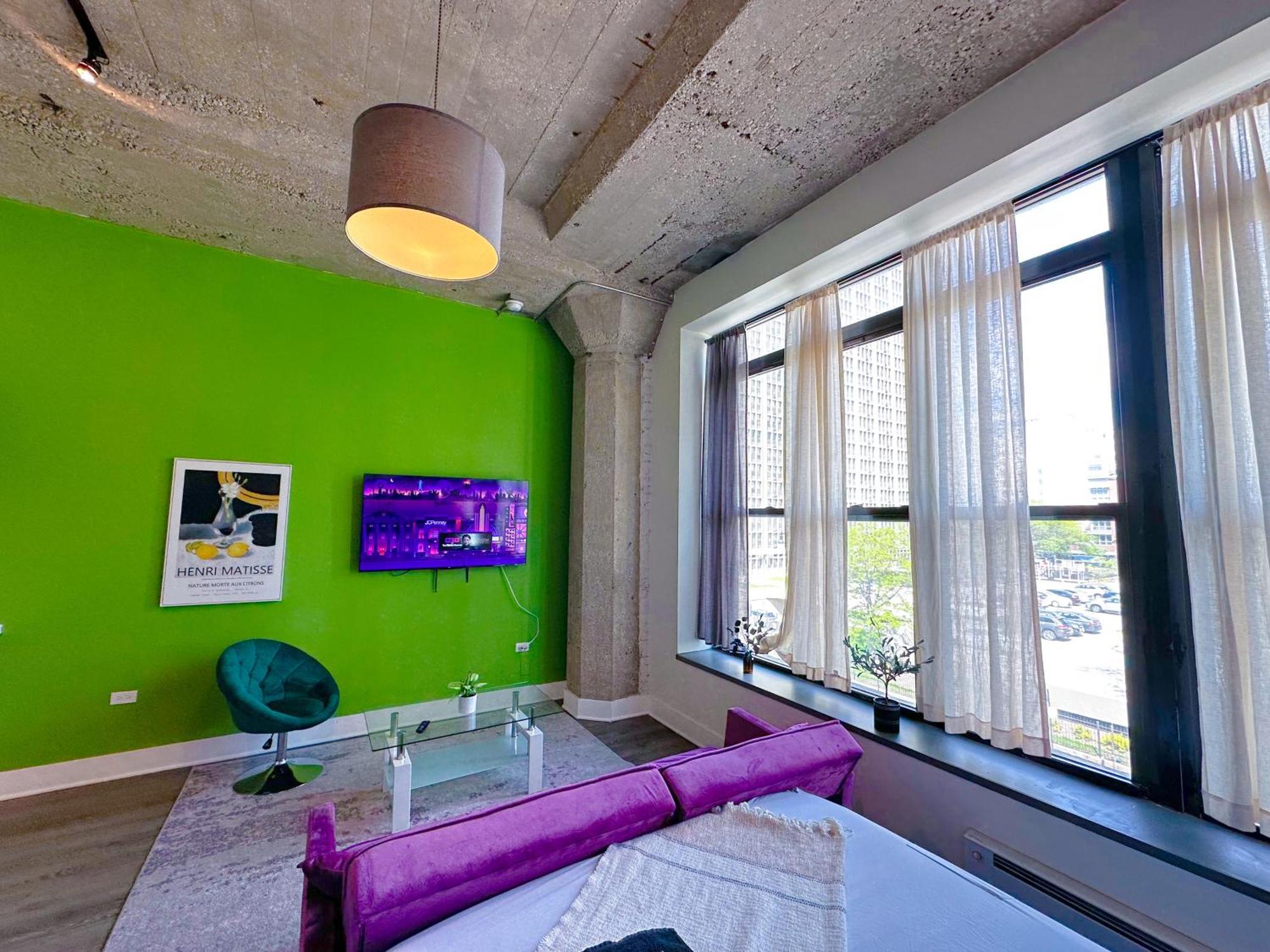 Apartment Mccormick Place Beautiful With Optional Parking And Gym Access Sleeps 4 Near Soldier Field And Downtown