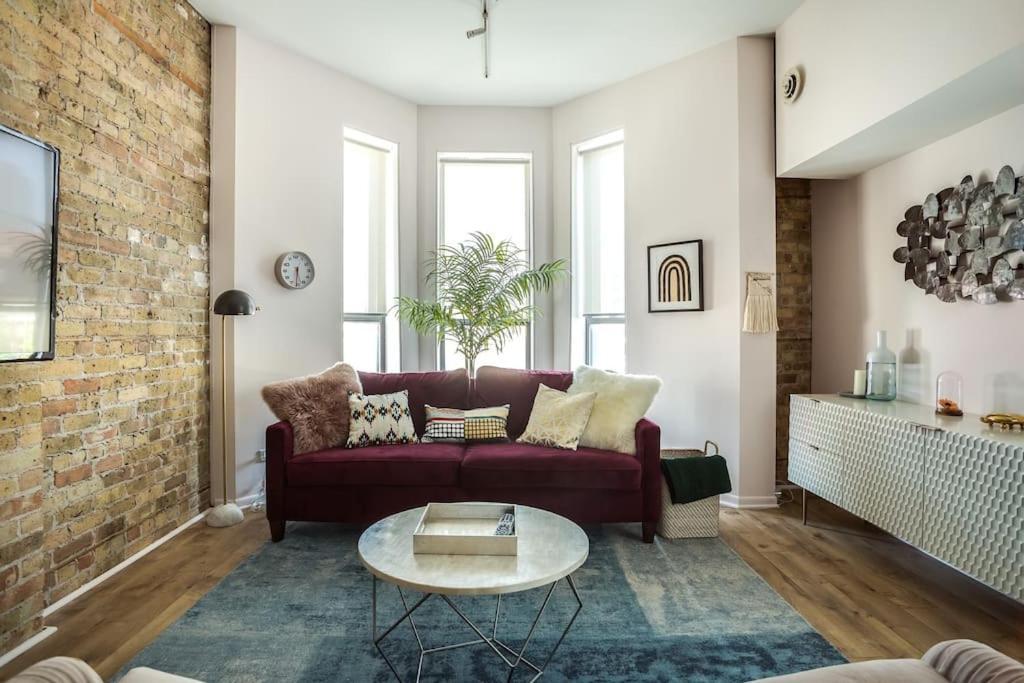 Beautifully Remodeled Second Floor Flat In River North - 2n Apartamento *