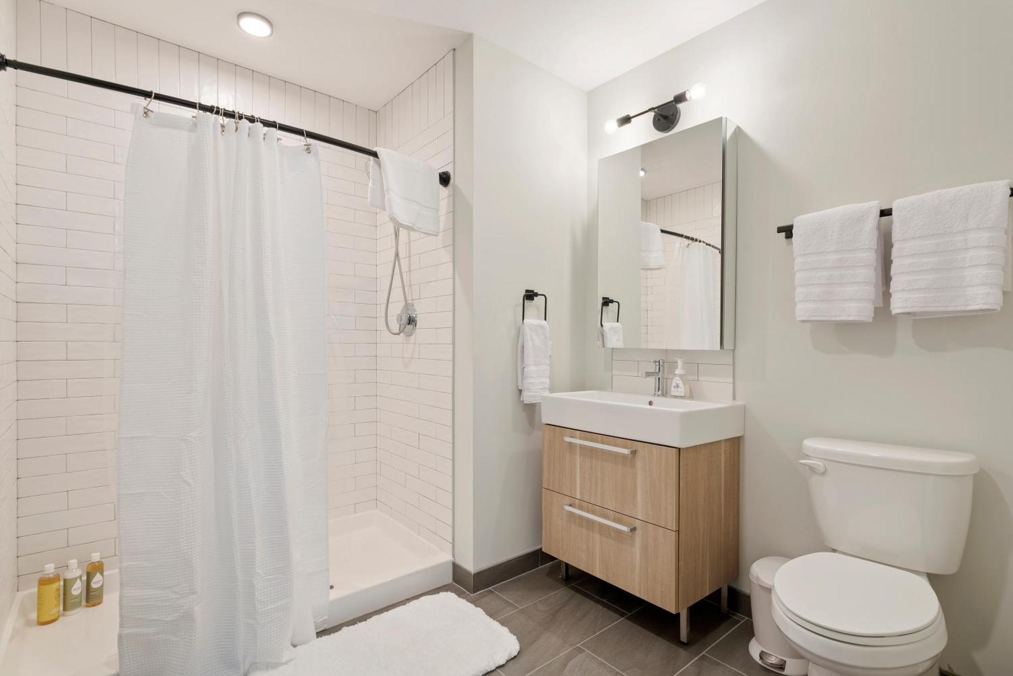 Experience Downtown At Millennium - Luxury In The Loop *