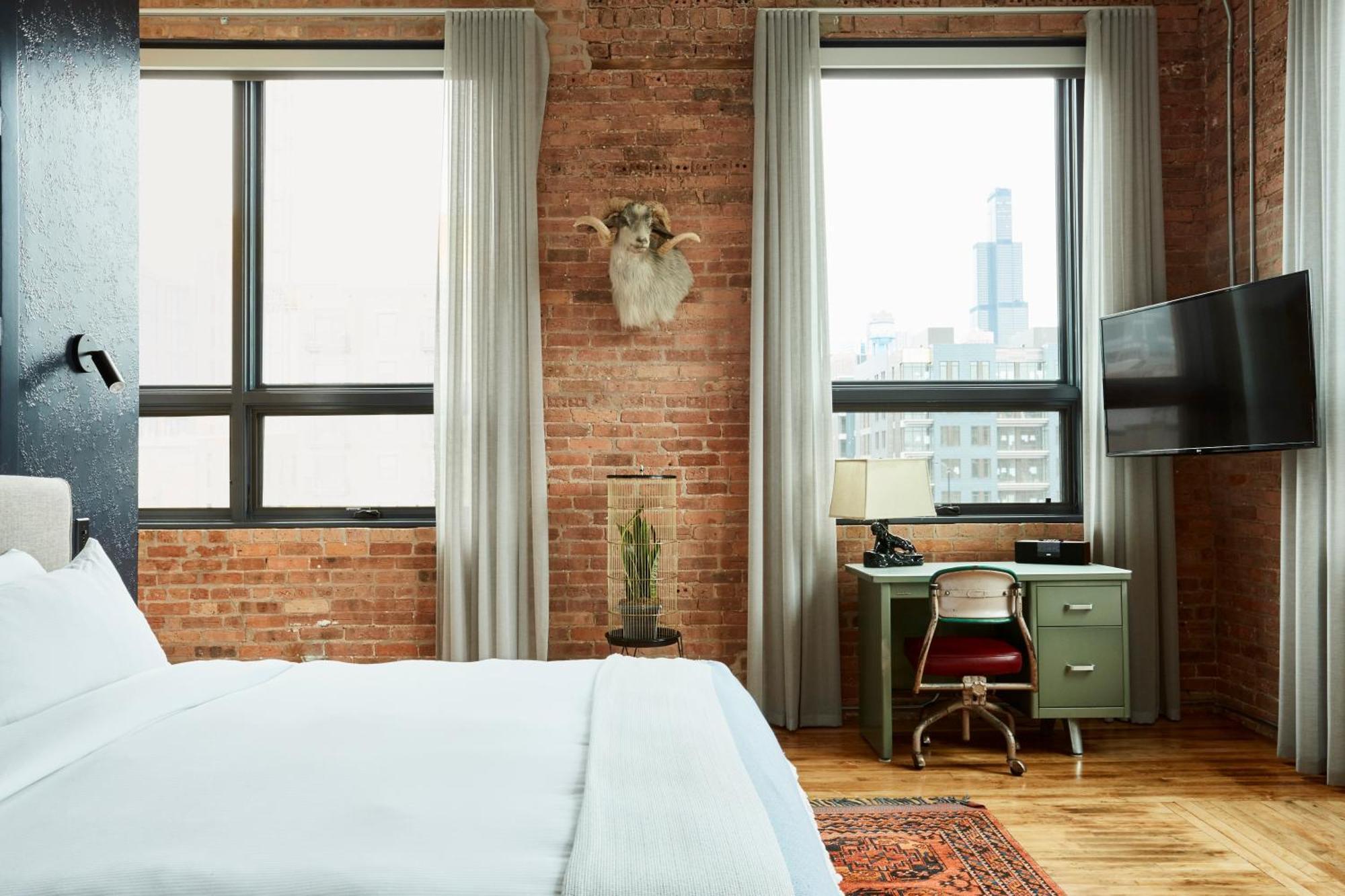 The Publishing House Couette-café Chicago