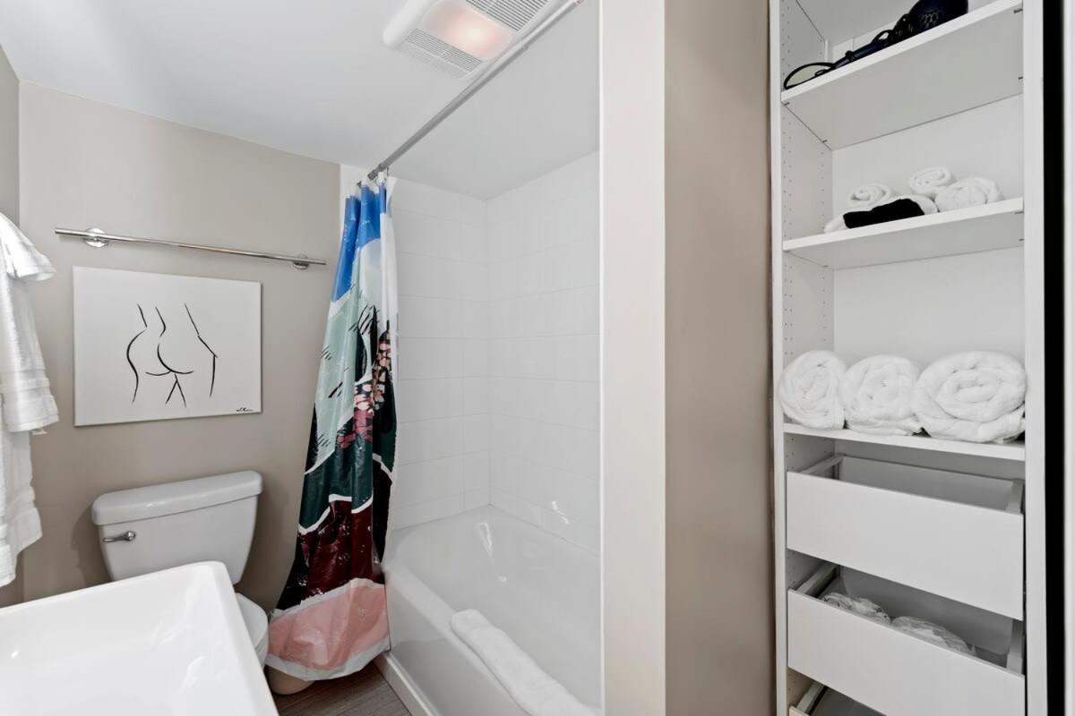 New 2br W 3 Beds And Highspeed Internet