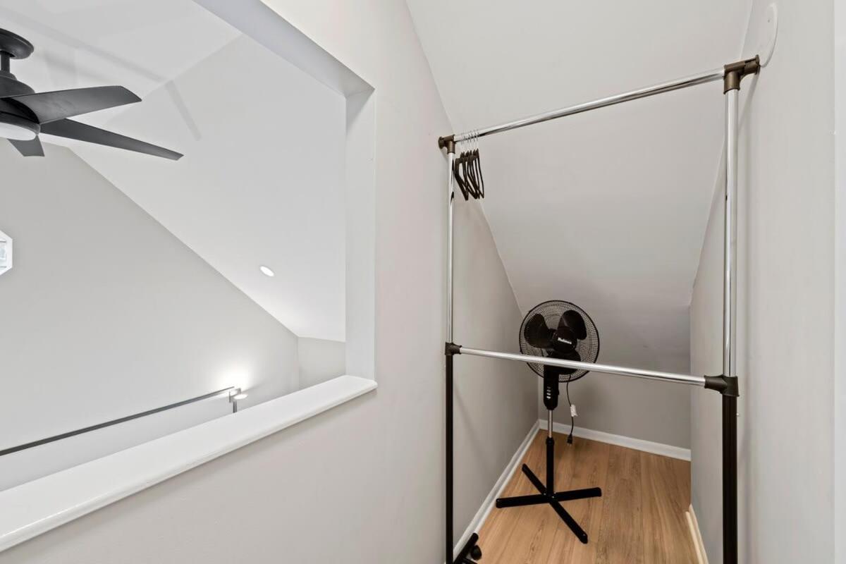 New 2br W 3 Beds And Highspeed Internet