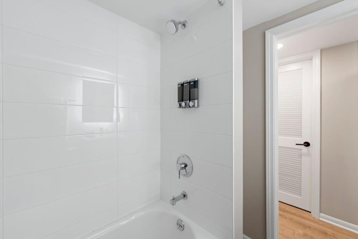 New 2br W 3 Beds And Highspeed Internet * Chicago