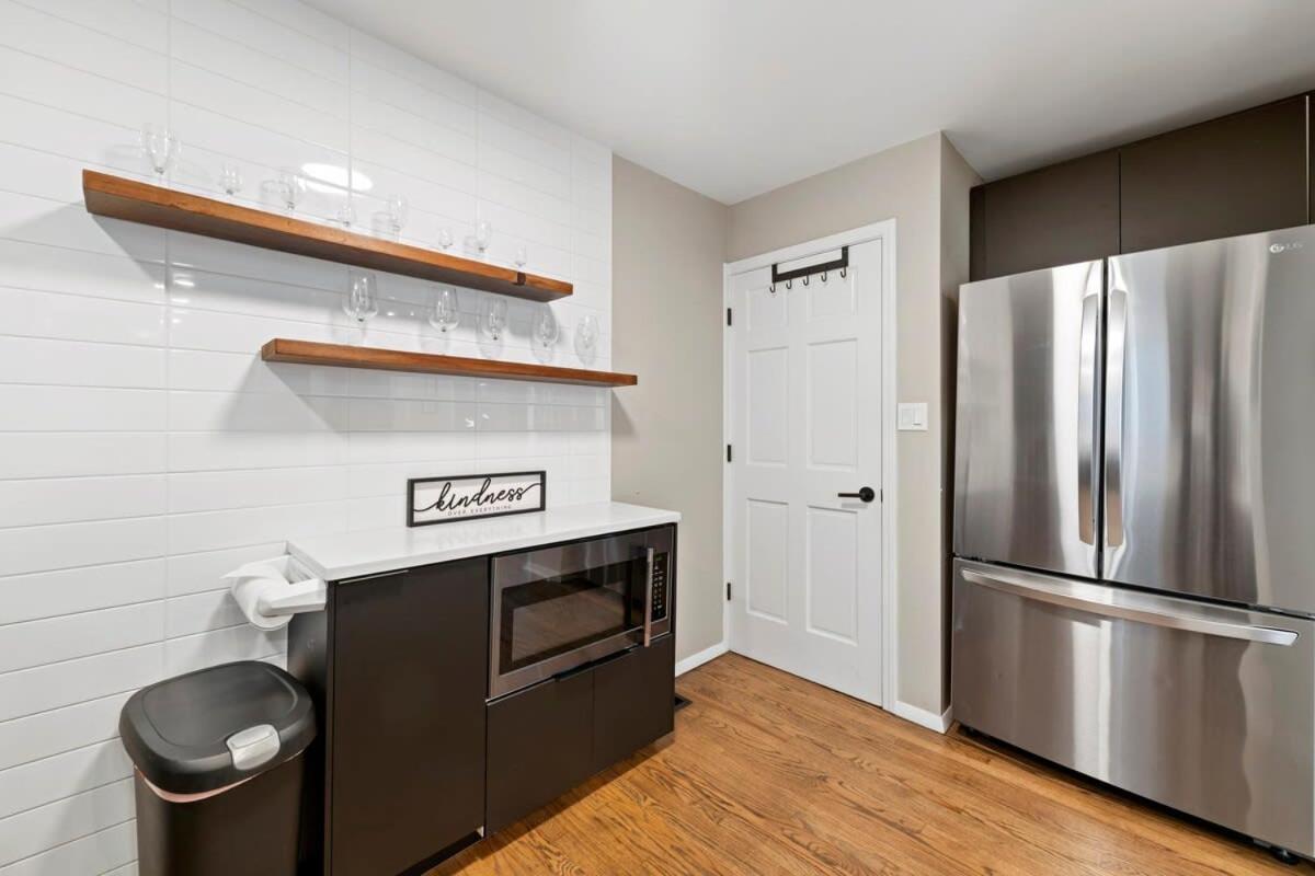 New 2br W 3 Beds And Highspeed Internet