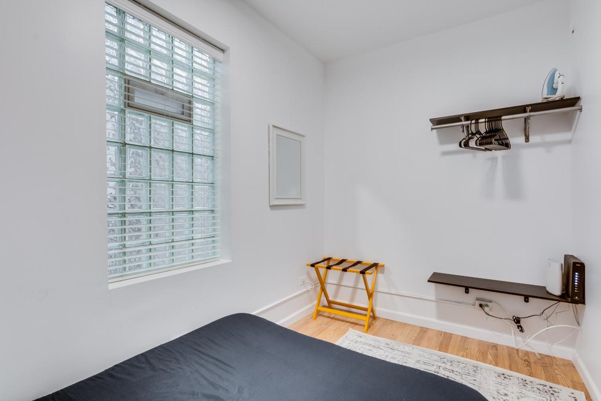 Welcome To West Town! 2 Bedrooms And Pet Friendly Apts Chicago