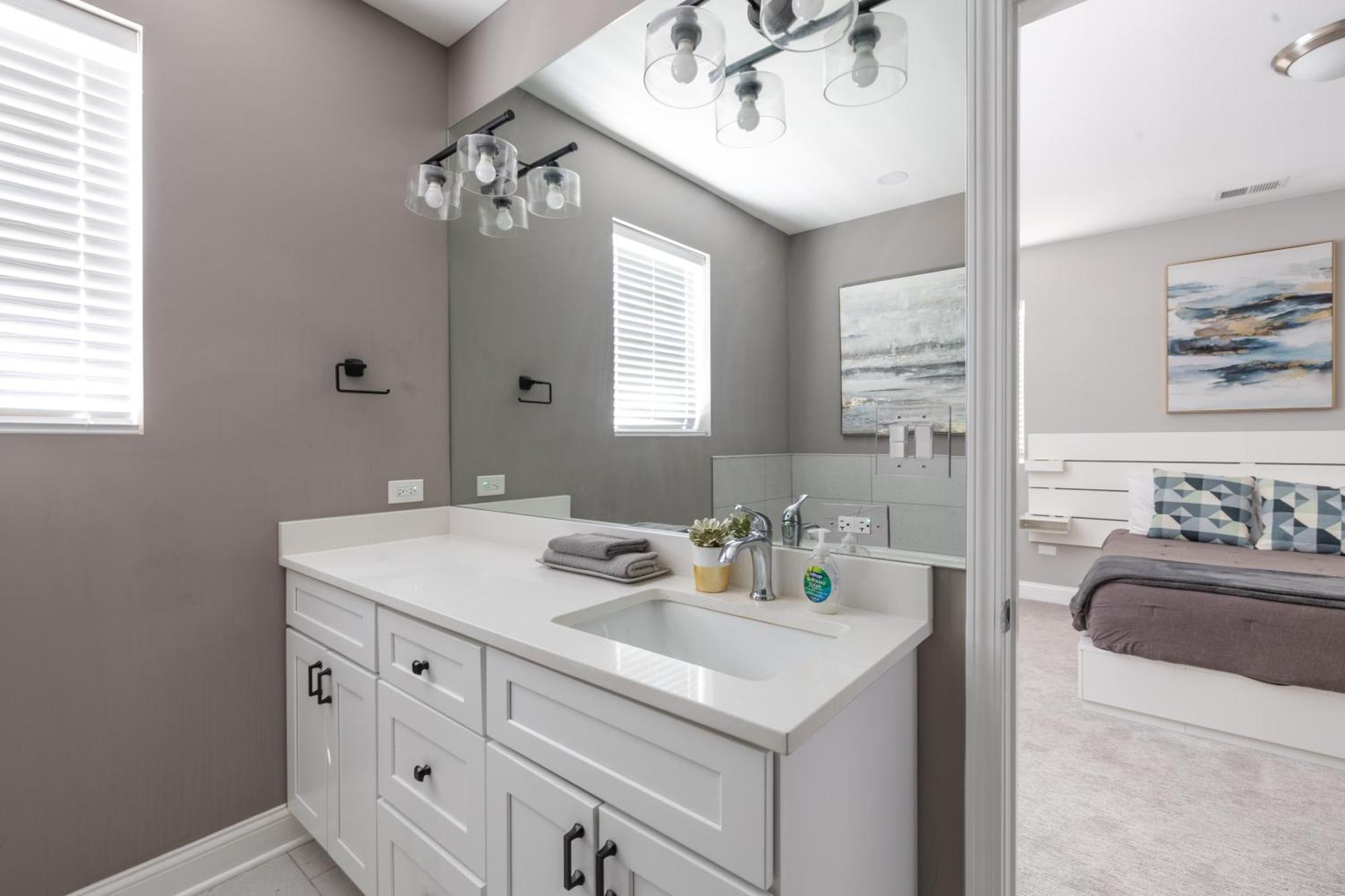 Kenwood Apartments, Downtown Hyde Park Homestay *