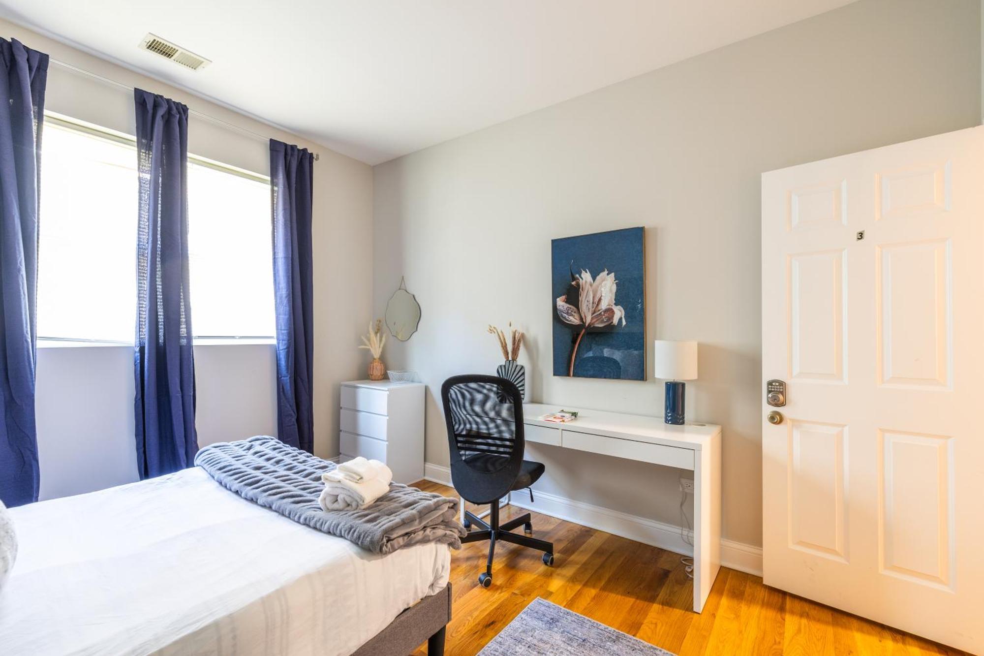 Kenwood Apartments, Downtown Hyde Park Homestay *