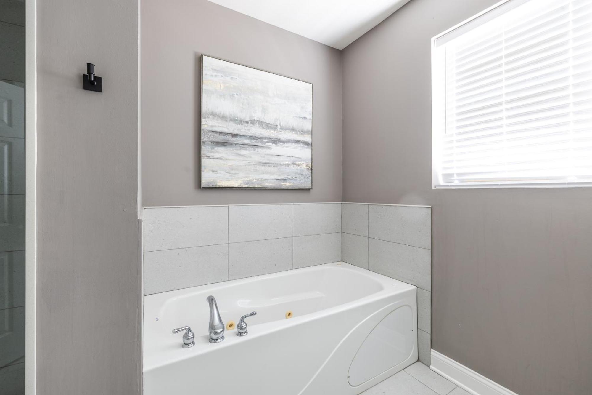 Kenwood Apartments, Downtown Hyde Park Homestay *