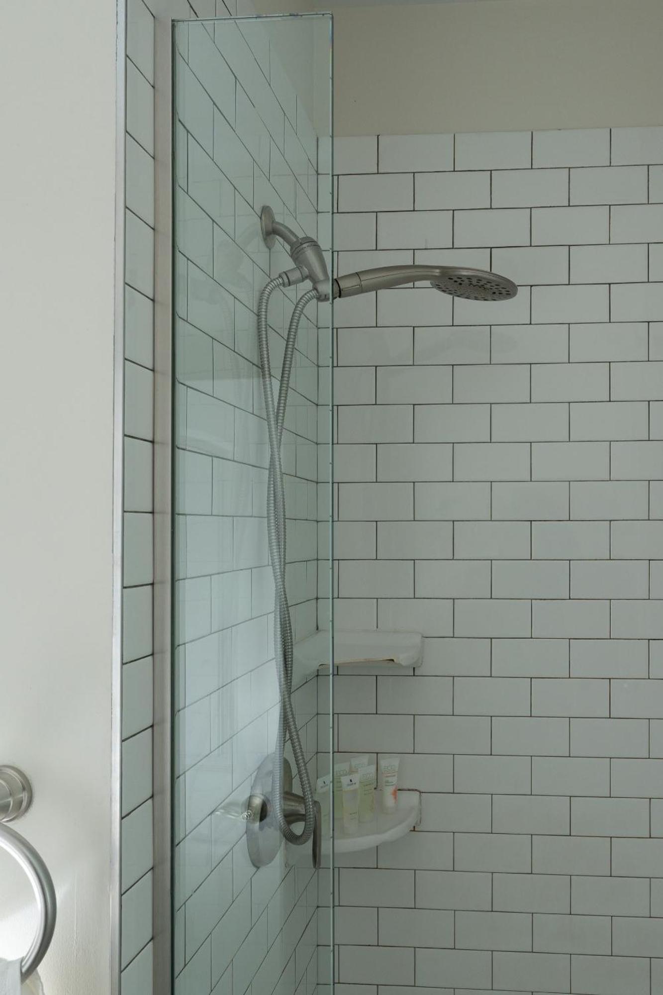 East Village 2br Modern H1 Apartment *