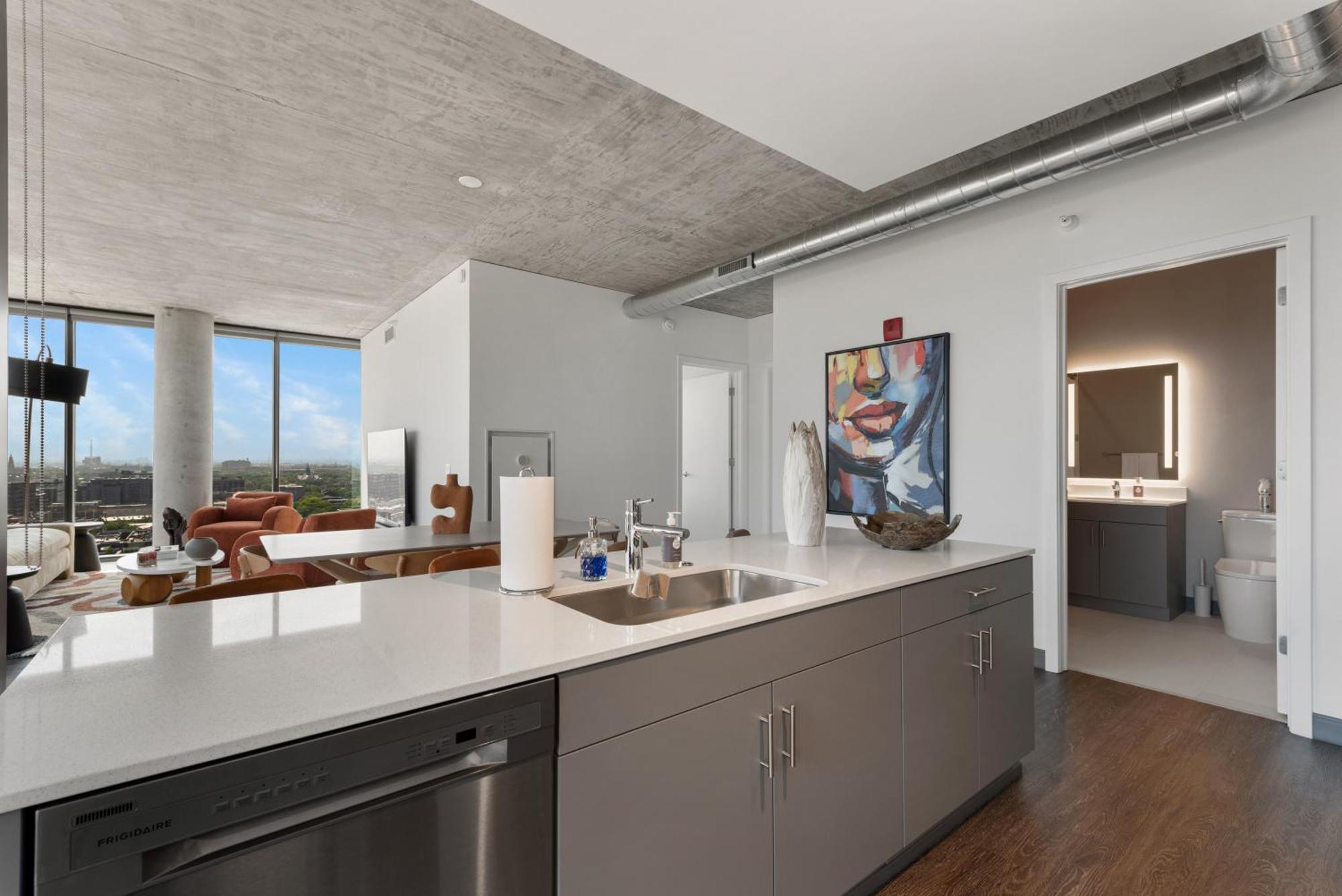 Fulbrix Bright Designer With West Loop Views Apartment Chicago