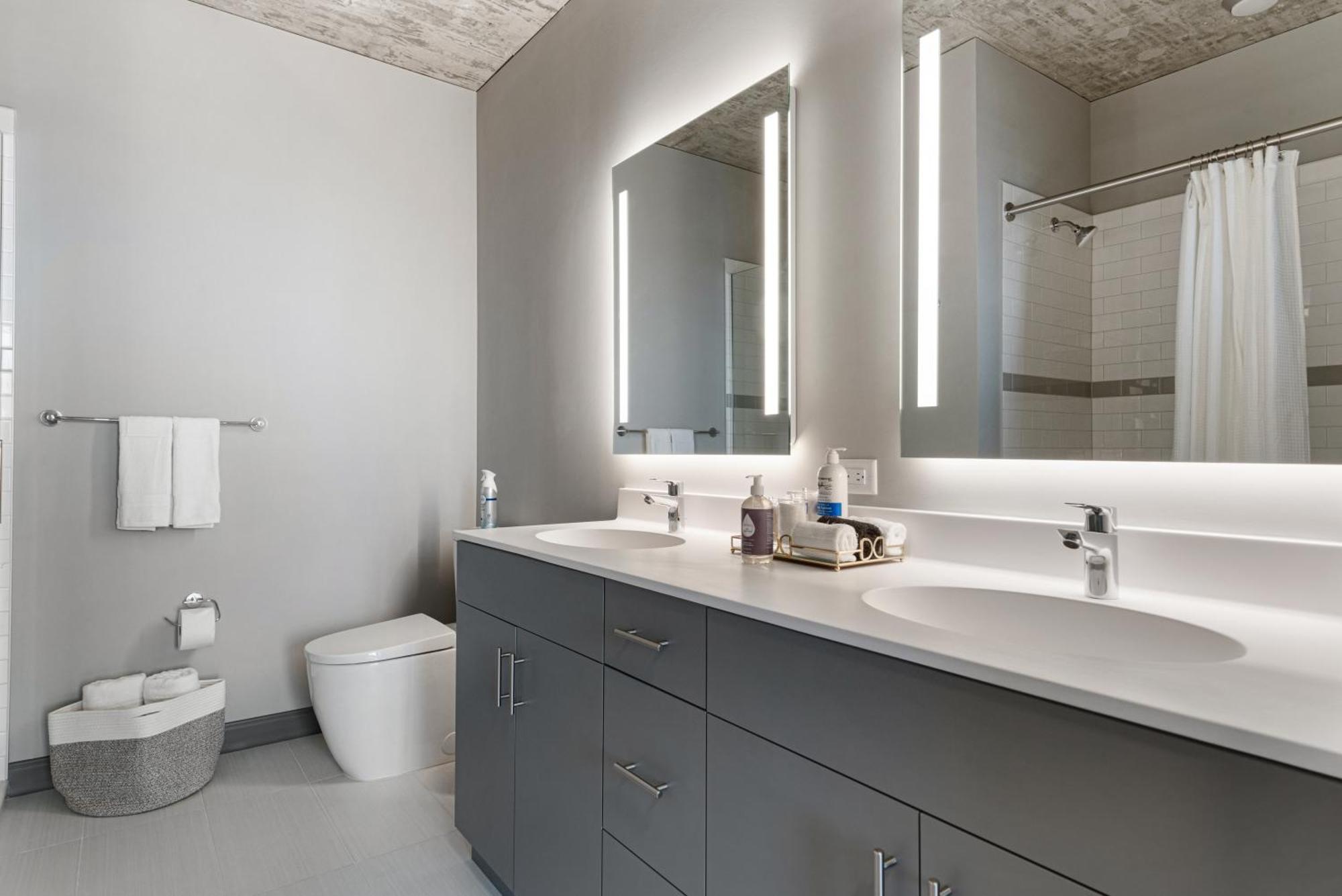 Fulbrix Bright Designer With West Loop Views