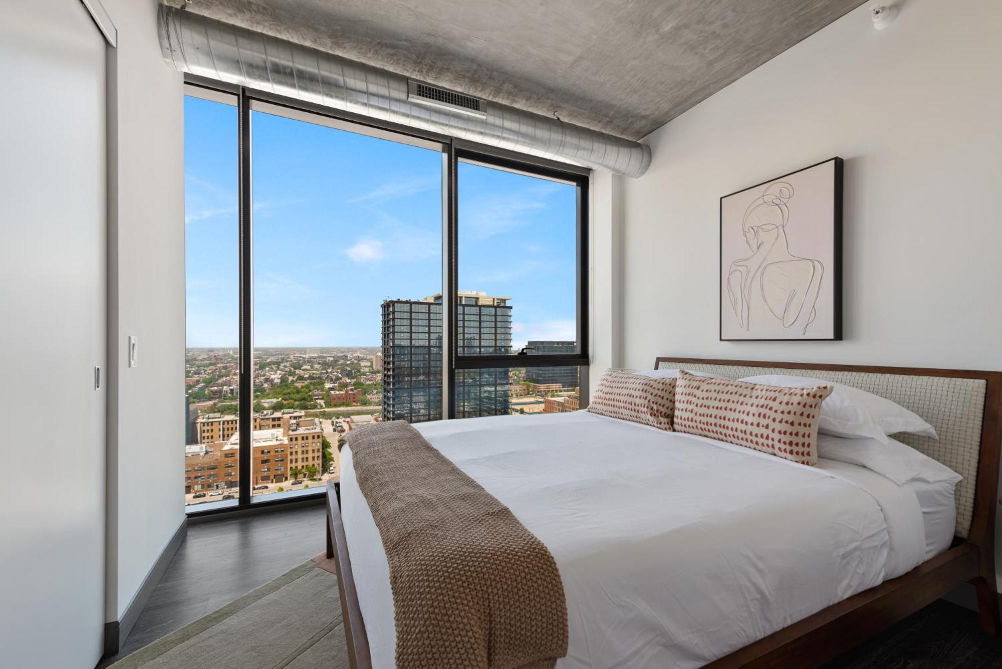 Apartment Fulbrix Bright Designer With West Loop Views