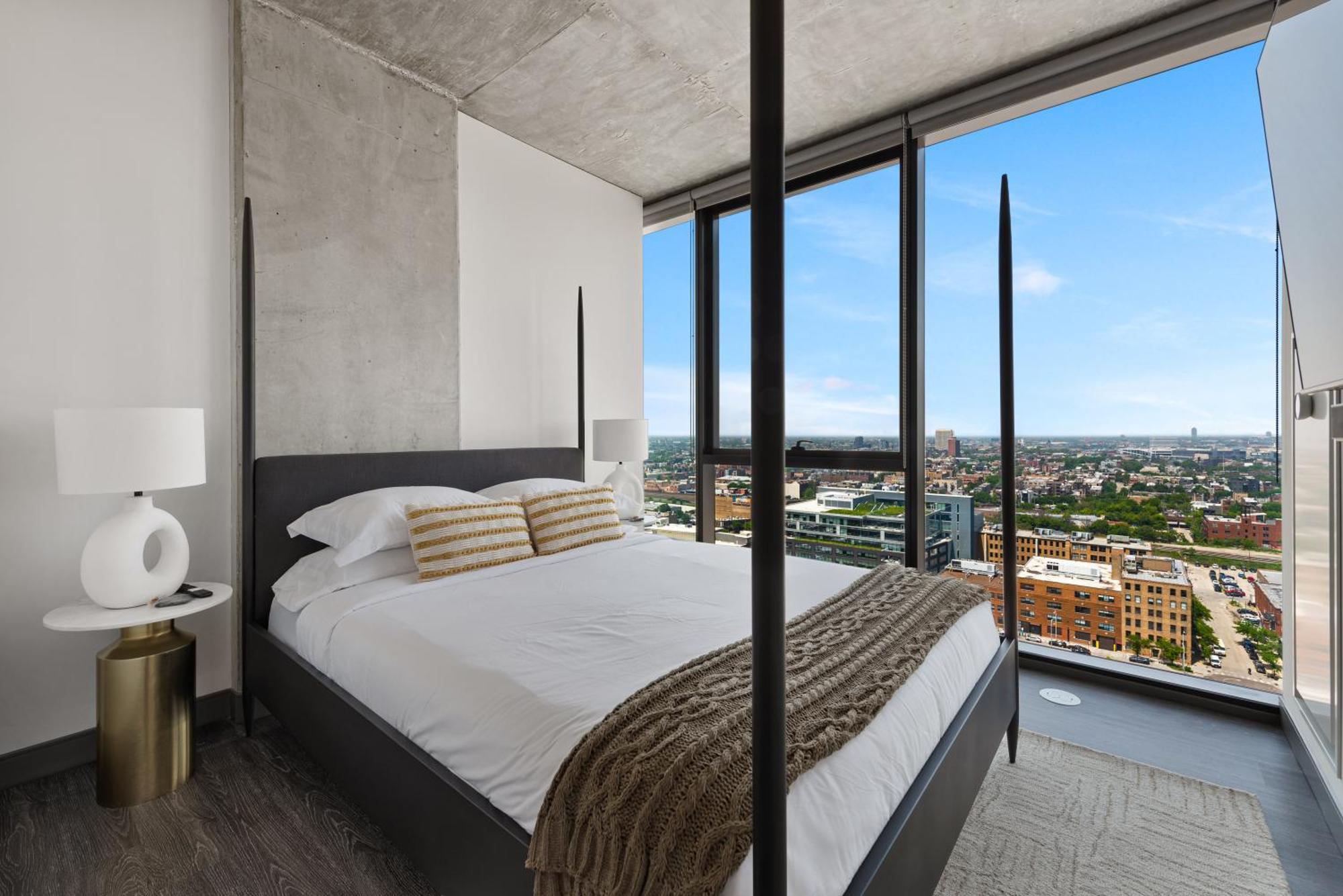 Apartment Fulbrix Bright Designer With West Loop Views