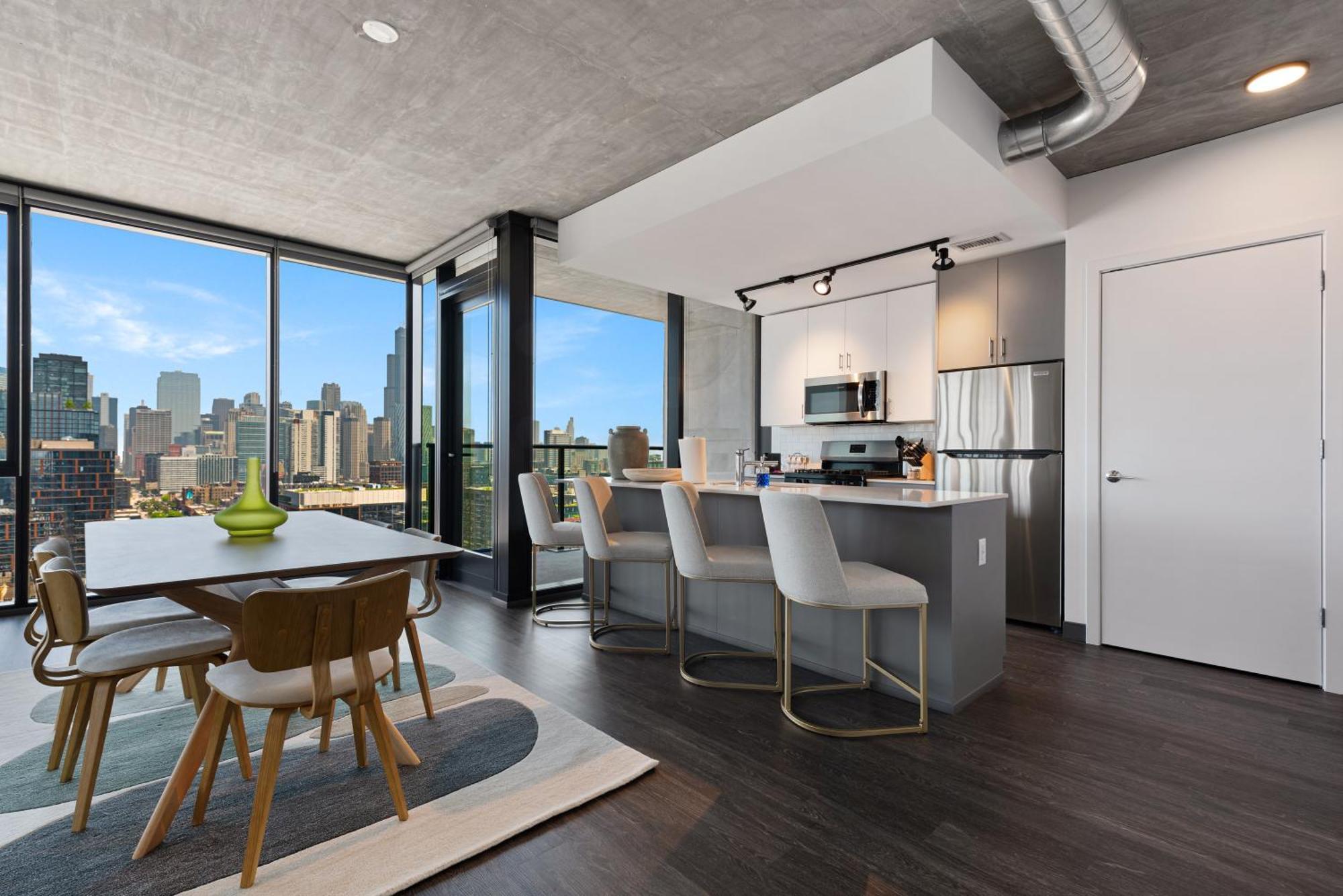 Fulbrix Bright Designer With West Loop Views Apartment *
