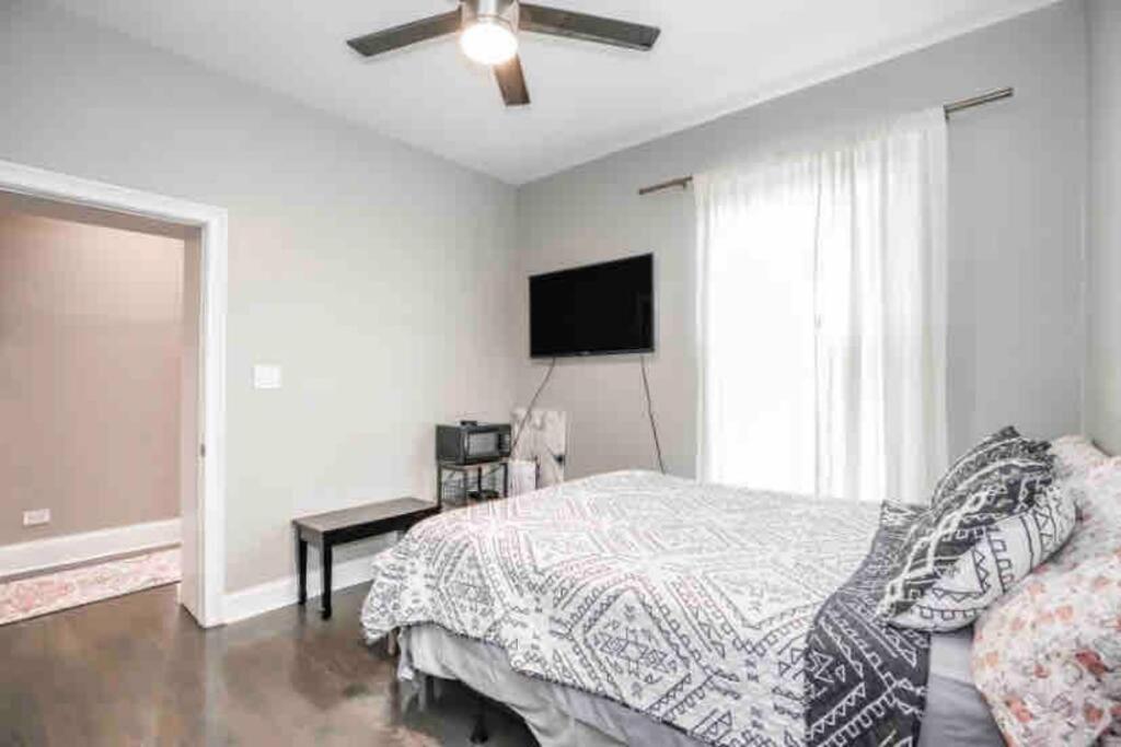 Lakefront Rooftop Parking Villa *