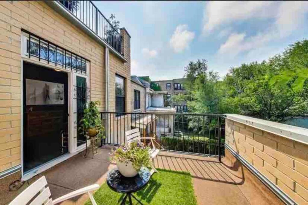 Lakefront Rooftop Parking * Chicago