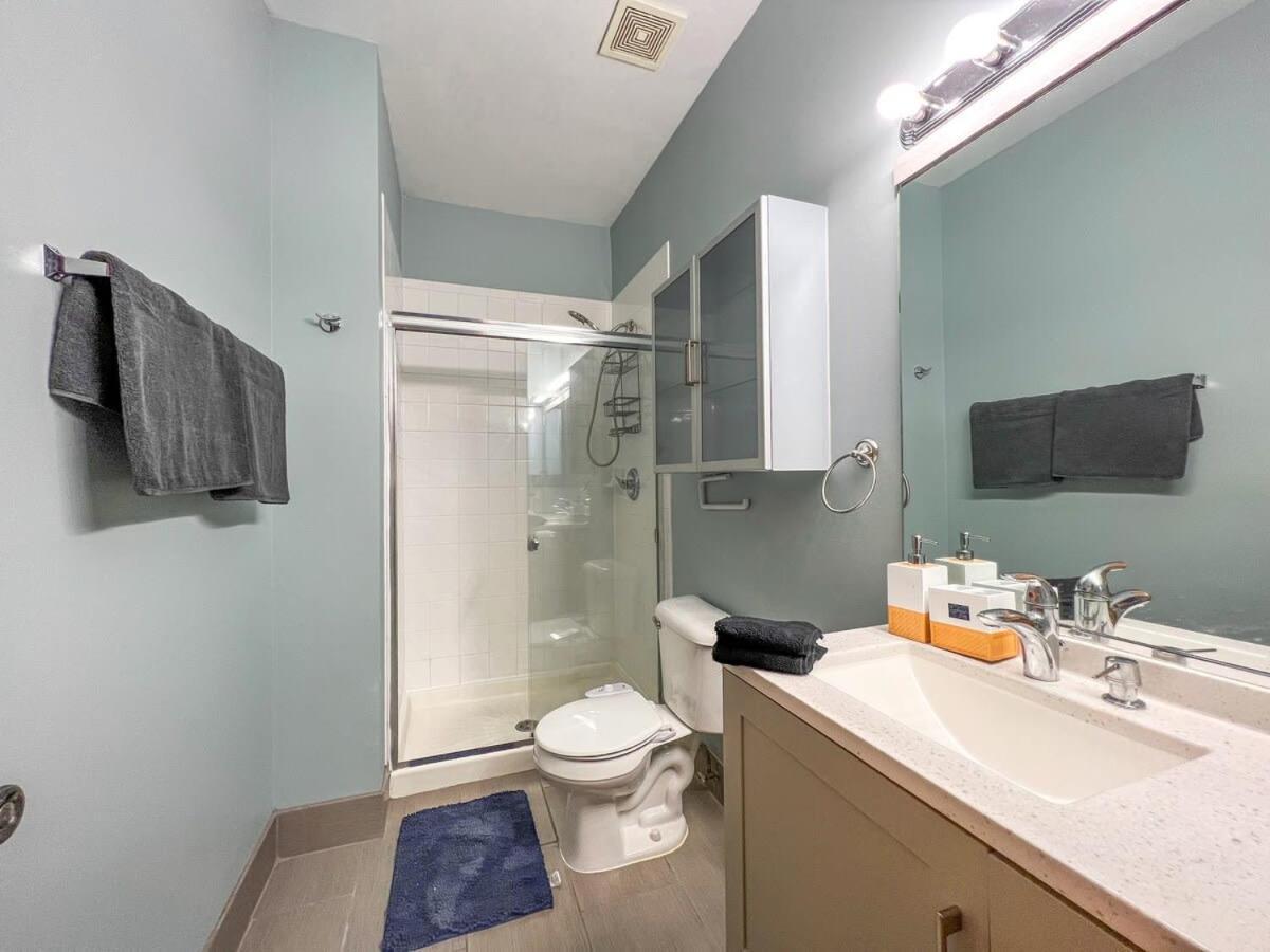 Pool Table, Pingpong, Arcade, 2-car Parking, 3 Floors! Appartement Chicago