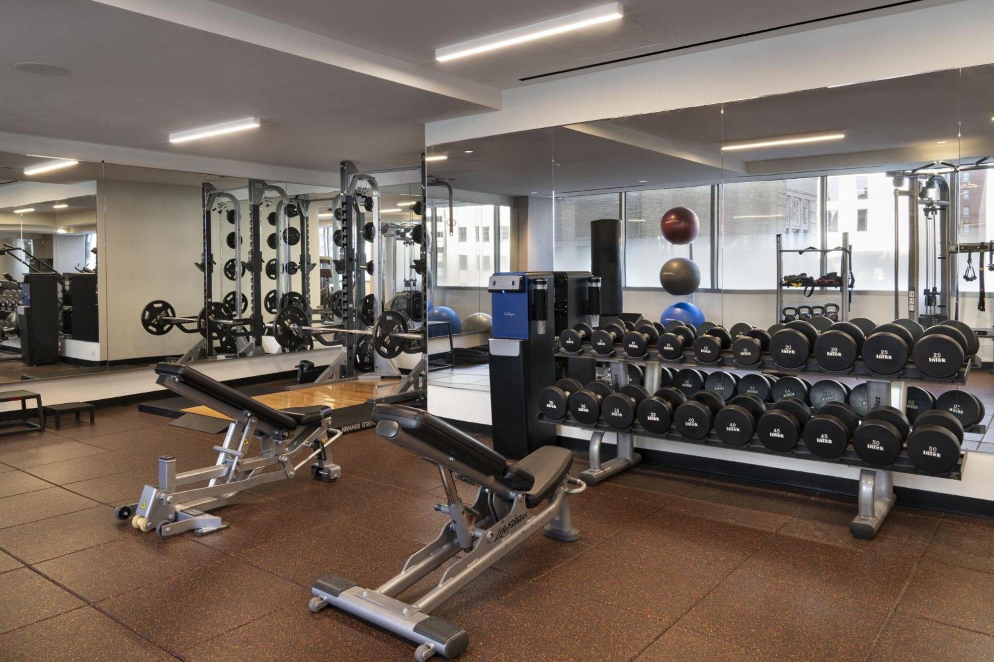 By Marriott Downtown Magnificent Mile 3*