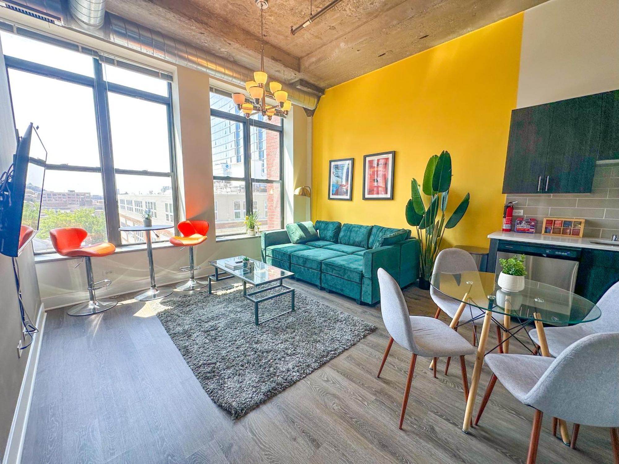 Apartment Spacious South Loop 2Br Apartment Near Mccormick Place, Soldier Field & Downtown Chicago *