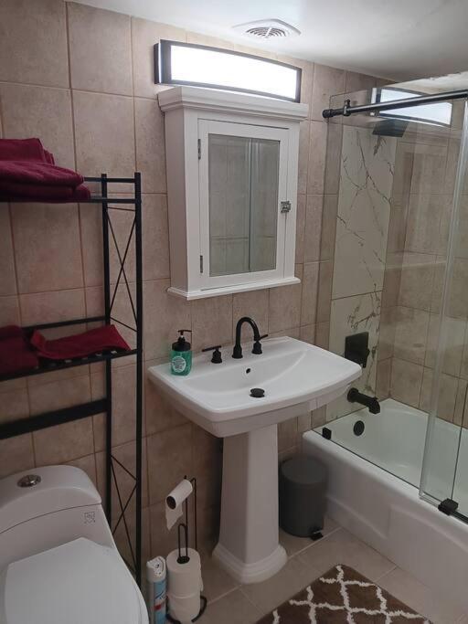 Apartment Near Midway Airport