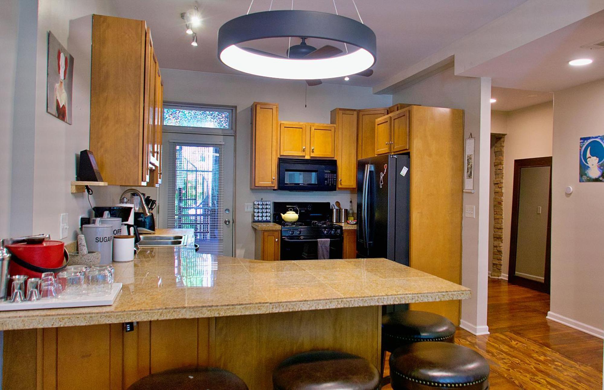 The Banksy-free Parking -4 Bedroom W King Bed- Firepit Rooftop Near United Center Apartment Chicago