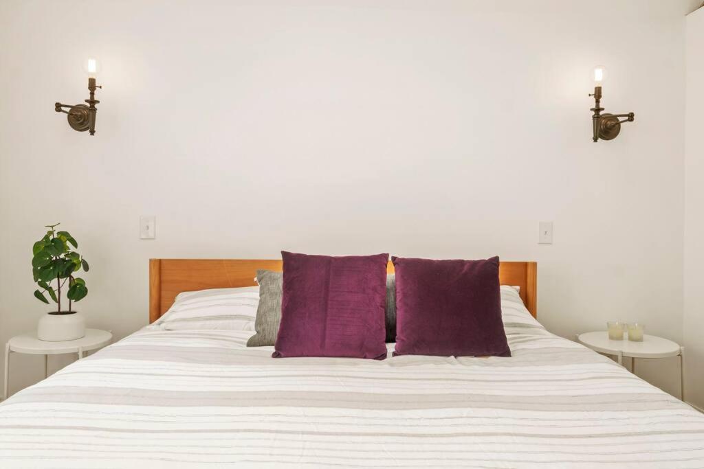 Roscoe Village Family Hideaway Holiday home *