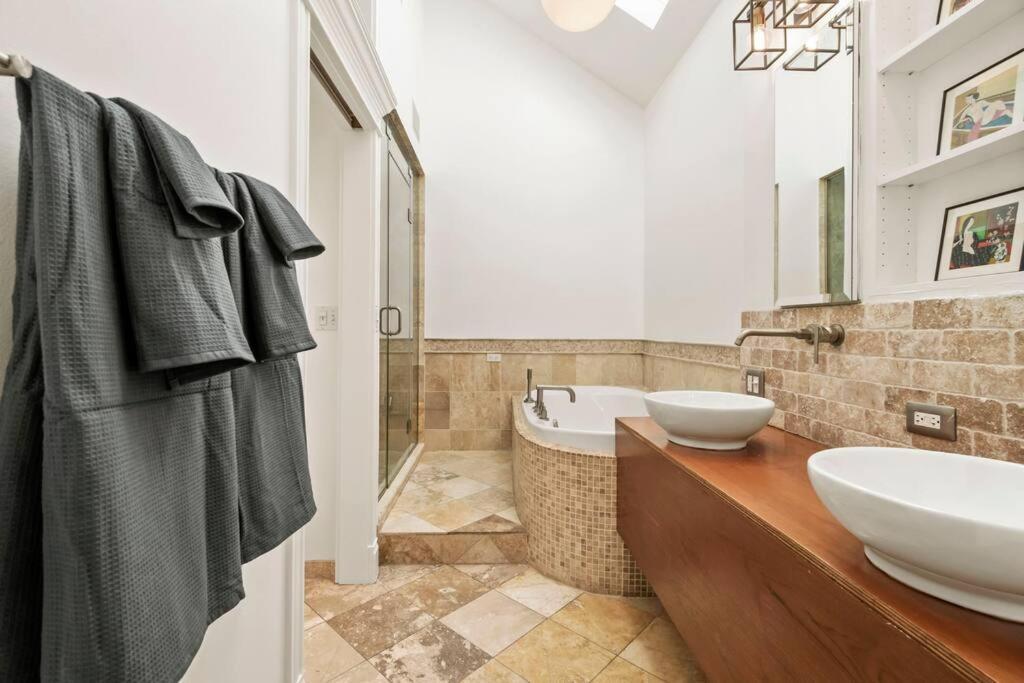 Holiday home Roscoe Village Family Hideaway