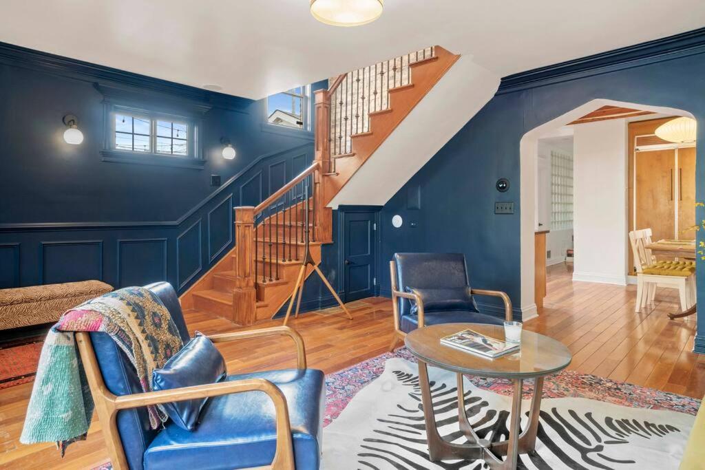 Roscoe Village Family Hideaway *