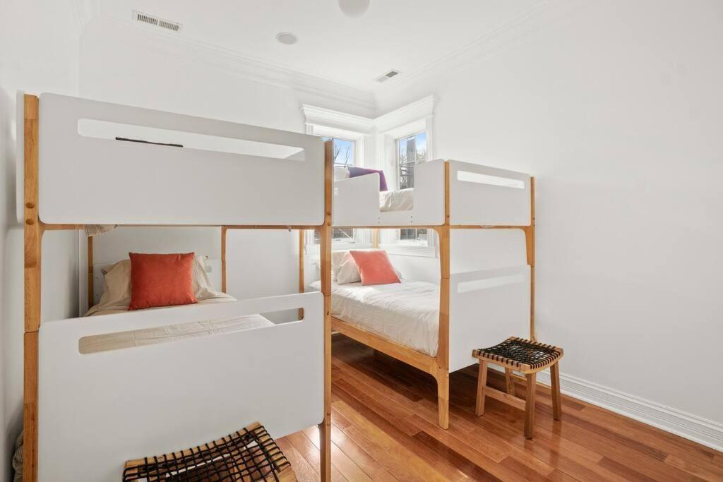 Roscoe Village Family Hideaway Holiday home