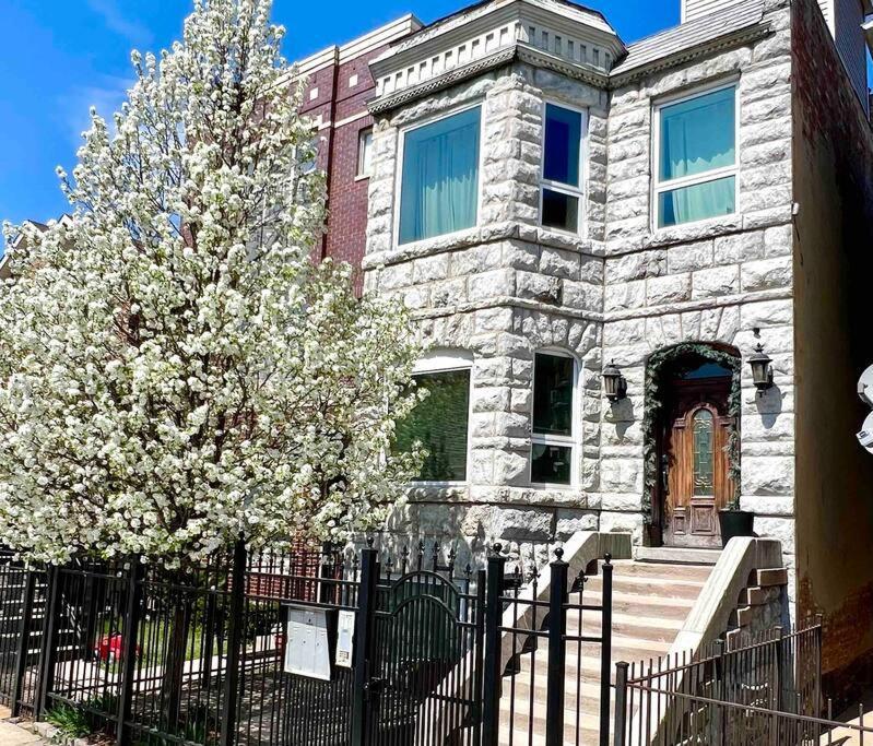 The Banksy-greystone Rooftop Firepit United Center Chicago