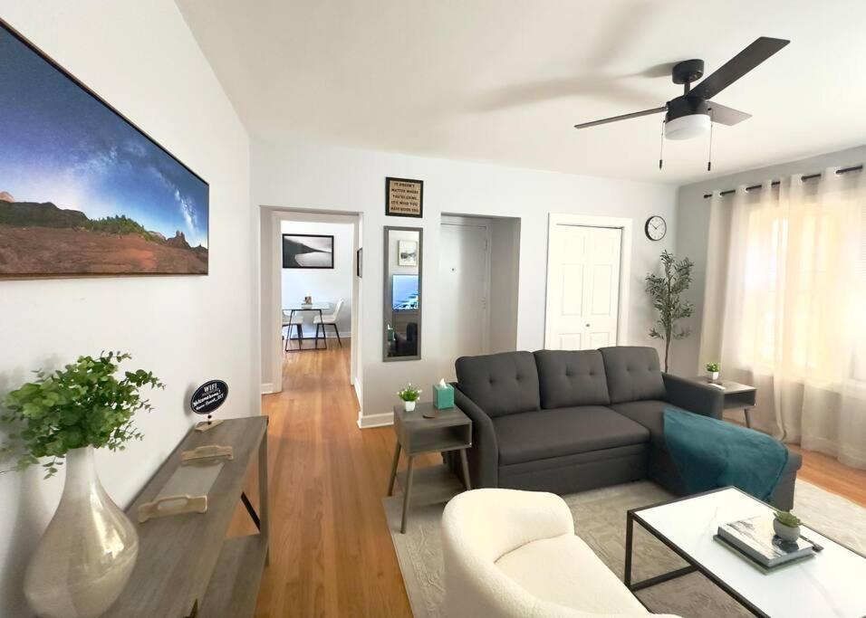 Comfy Retreat In Rogers Park, Prime Location! Apartment *