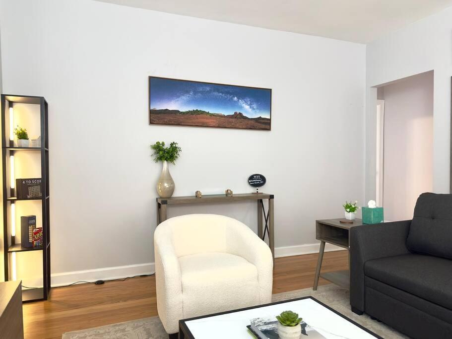 Apartment Comfy Retreat In Rogers Park, Prime Location!