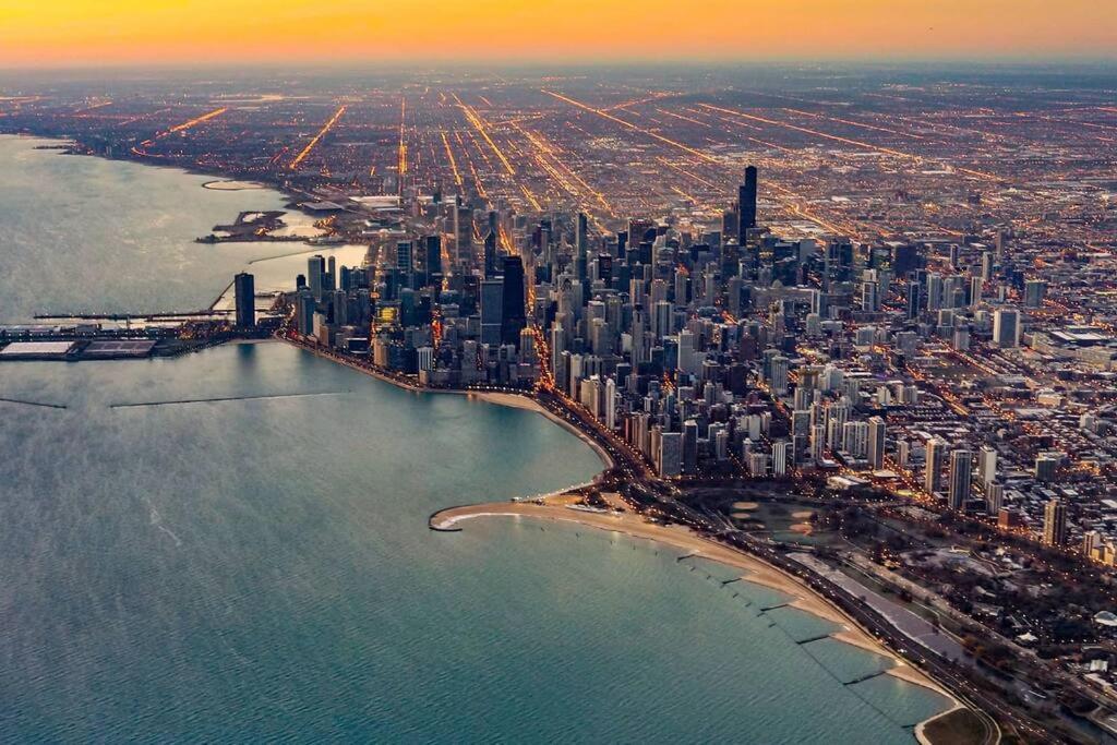 Apartment Comfy Retreat In Rogers Park, Prime Location!