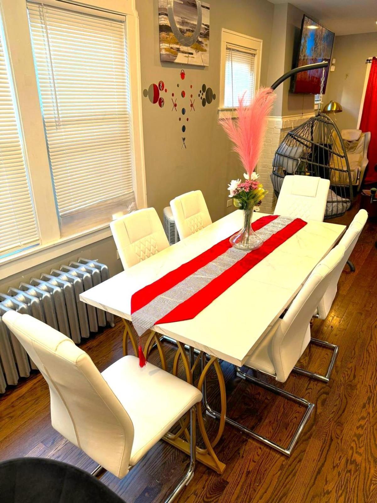 Fully Equipped Cozy 4/5 Br Chicago