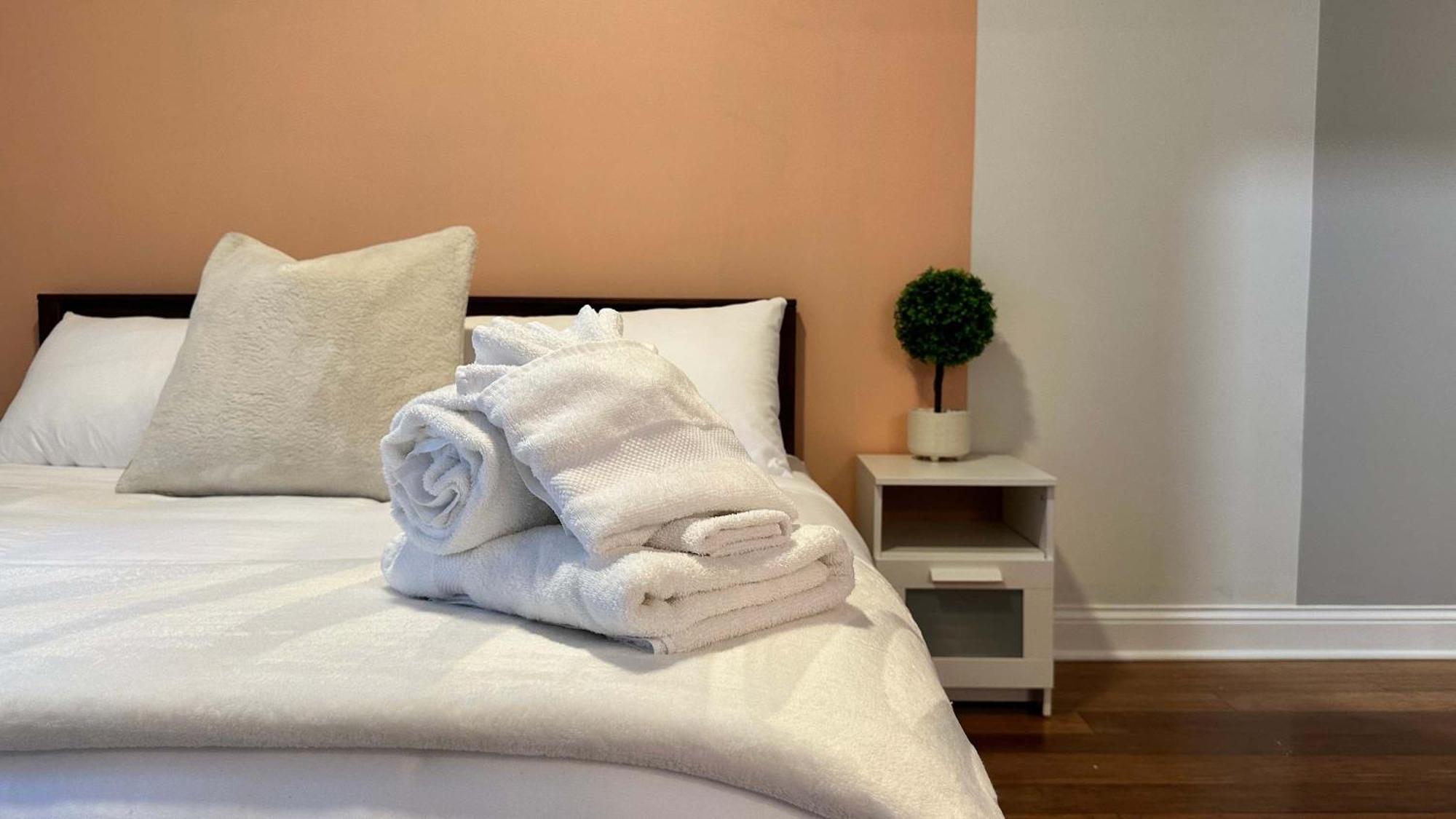 Private Balcony 1 Garage Parking Sleeps 6 *