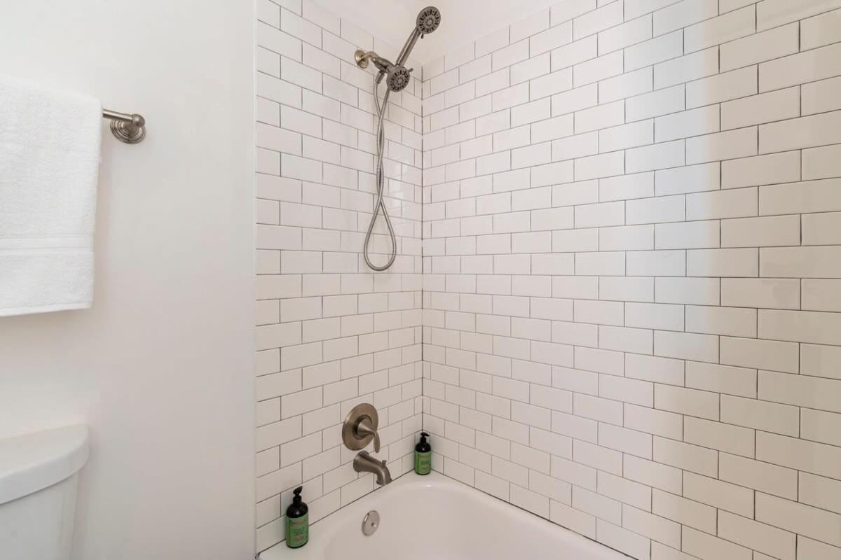 Cozy 2 Bedroom 1 Ba Flat Just 10 Mins From Downtown Appartement