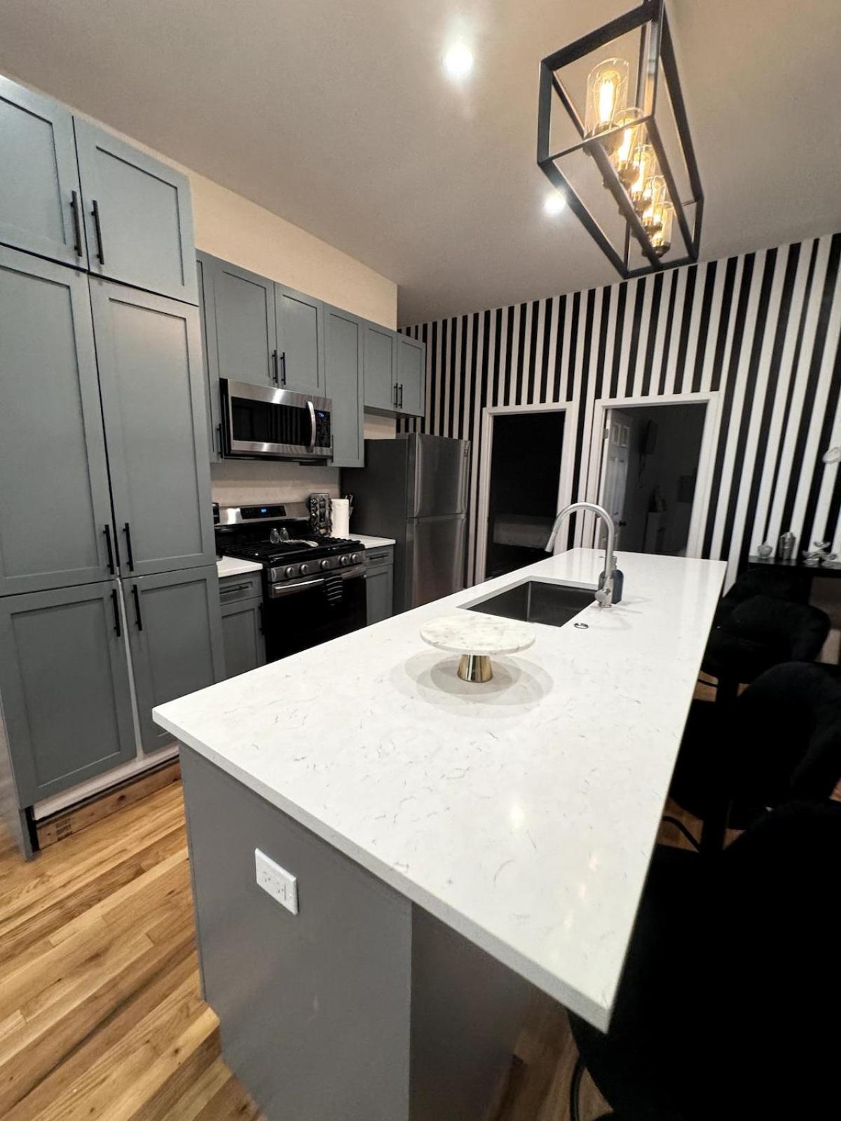 Vogue Bucktown Apartment *