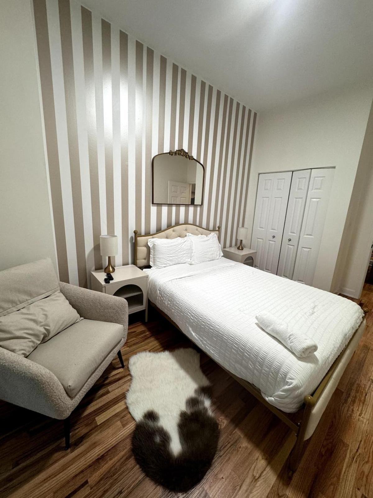 Vogue Bucktown Apartment Chicago