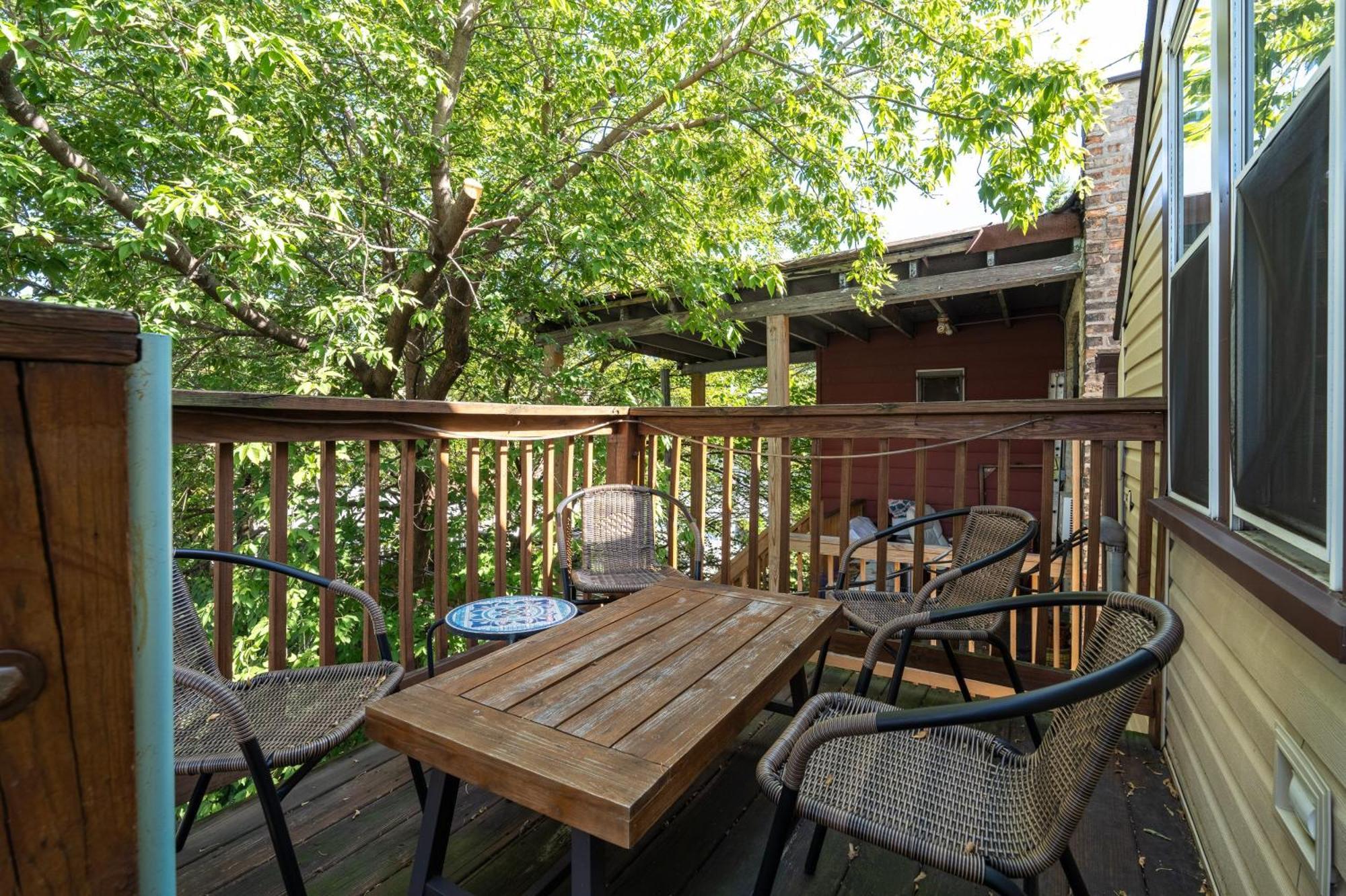 Logan Square Penthouse S3 - With Parking And Patio Apartment Chicago