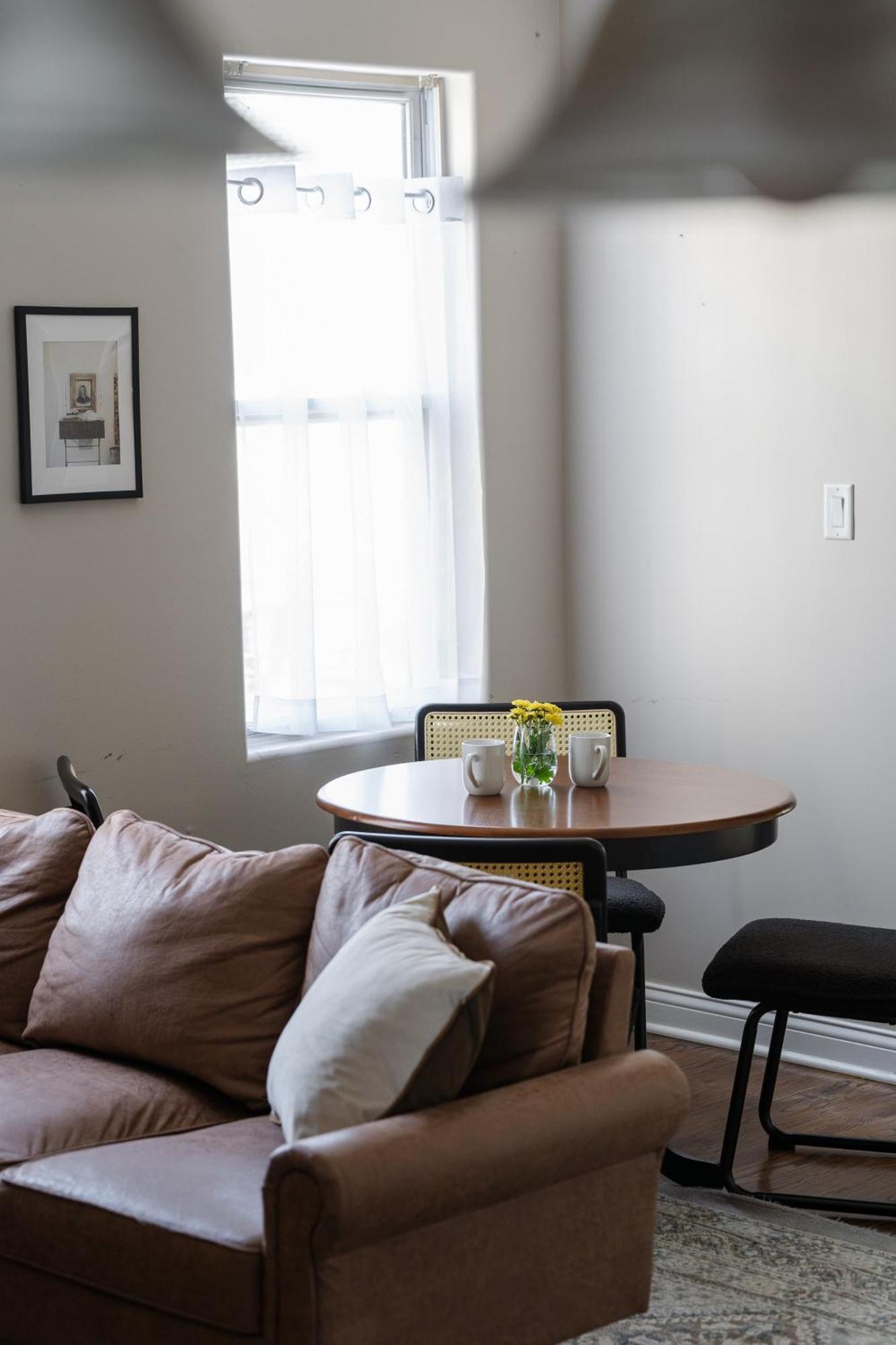 Logan Square Penthouse S3 - With Parking And Patio *