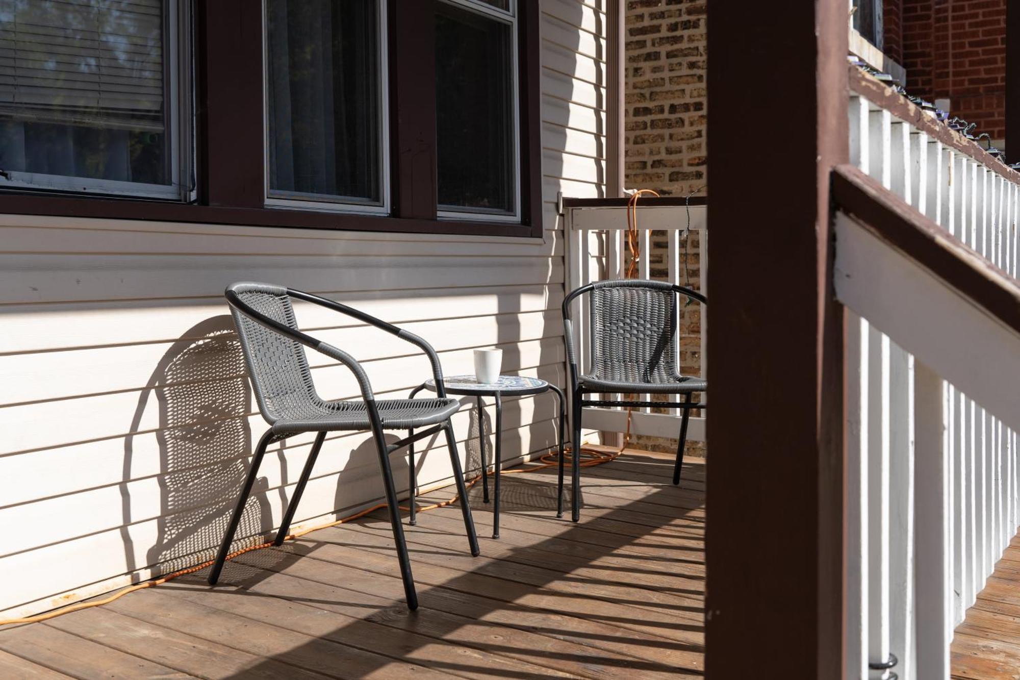 Logan Square Penthouse S3 - With Parking And Patio Apartment Chicago