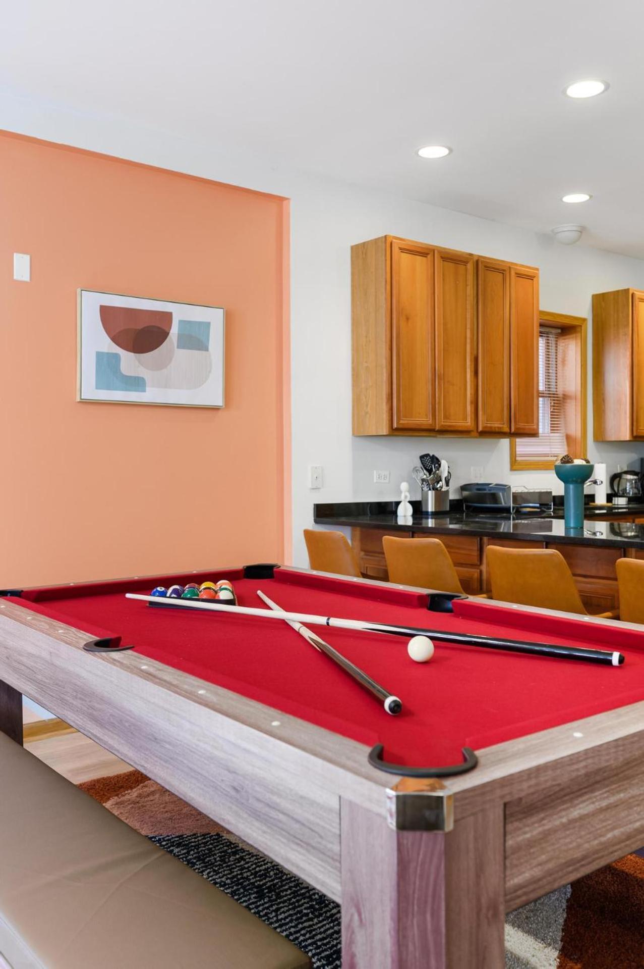 Designer Billiards Private Patio 1 Parking * Chicago