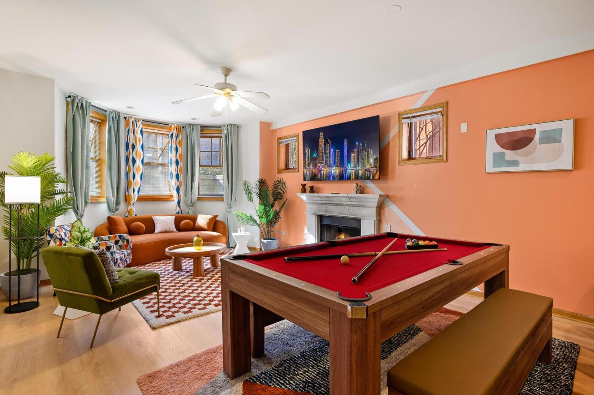 Designer Billiards Private Patio 1 Parking *