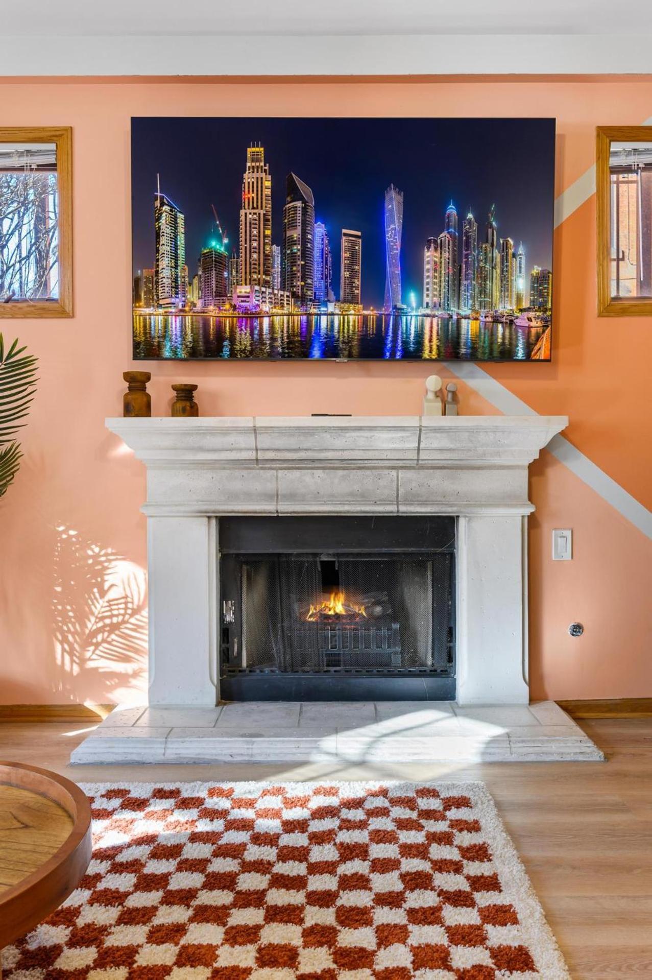 Apartment Designer Billiards Private Patio 1 Parking *