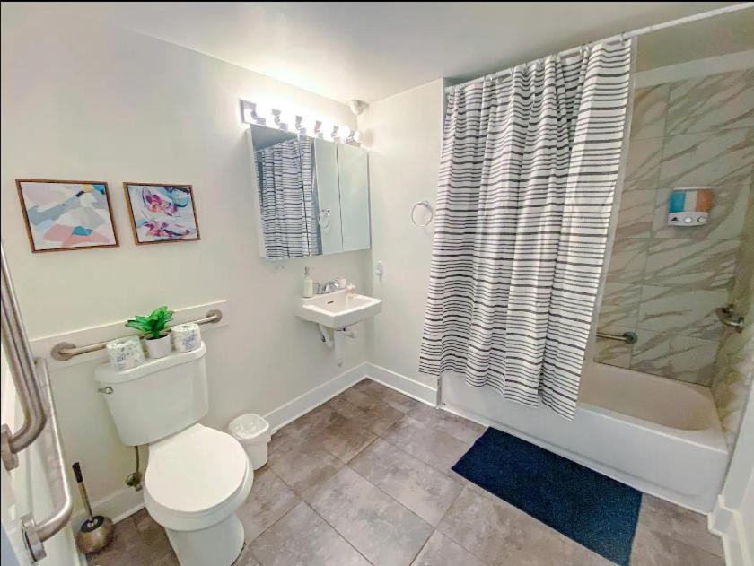 Mccormick Place Beautiful Studio Suite With Optional Parking And Gym Access Sleeps 4 Near Soldier Field And Downtown Chicago * Chicago