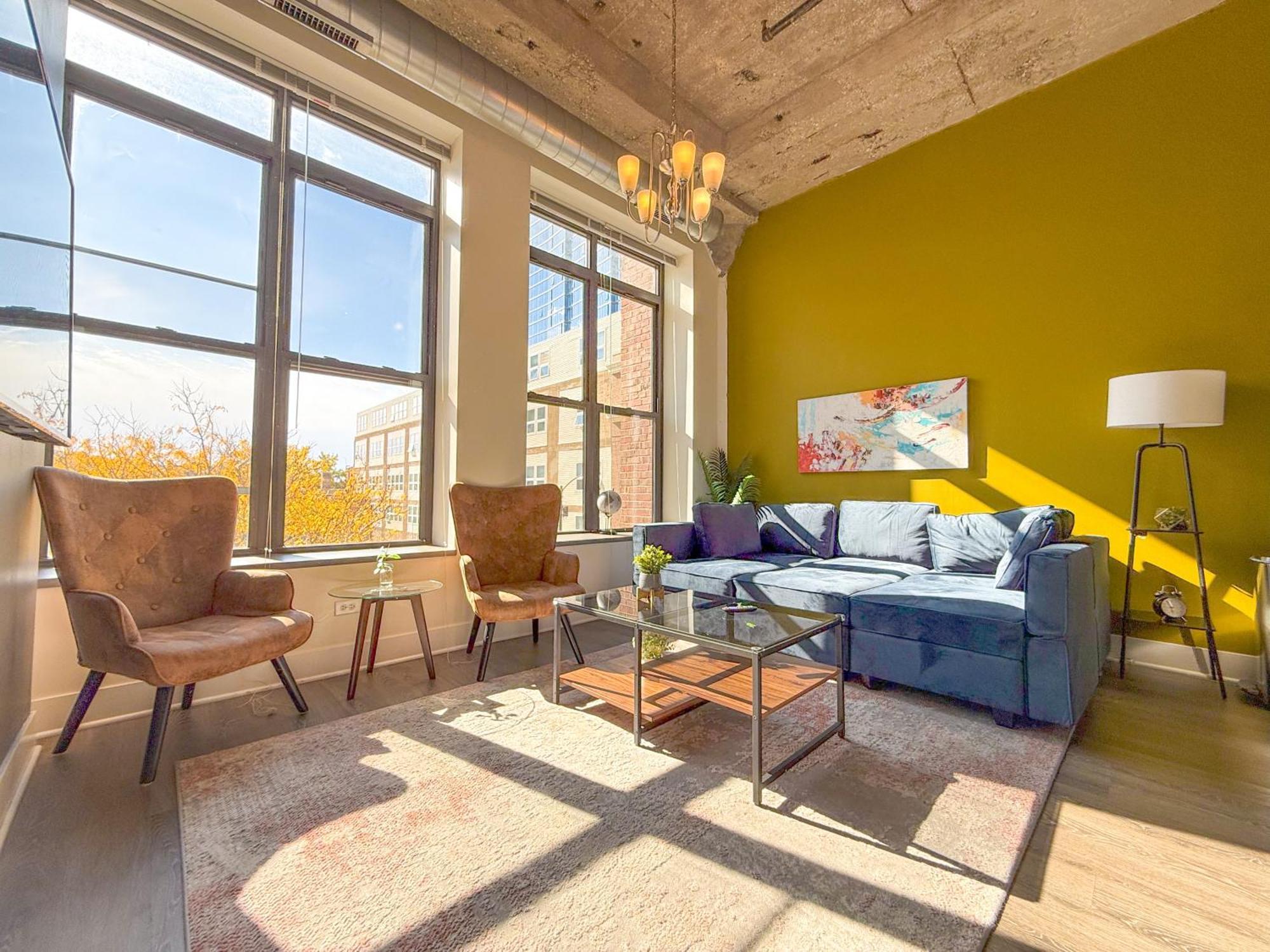 Mccormick Place 2br Stylish With Optional Parking And Gym For Up To 8 Guests Near Soldier Field And Grant Park *