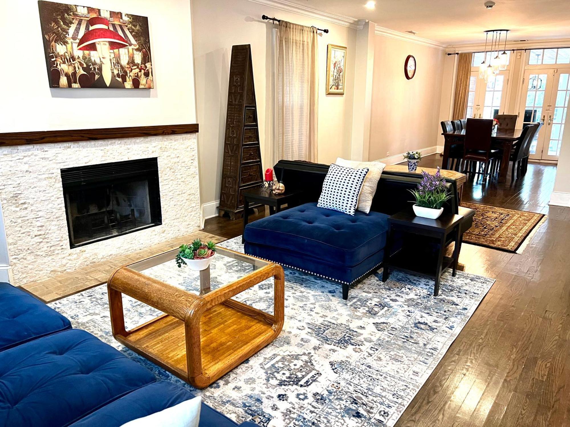 5 Bedroom Huge House In Location Parking Fireplace Back Yard Casa de Férias *